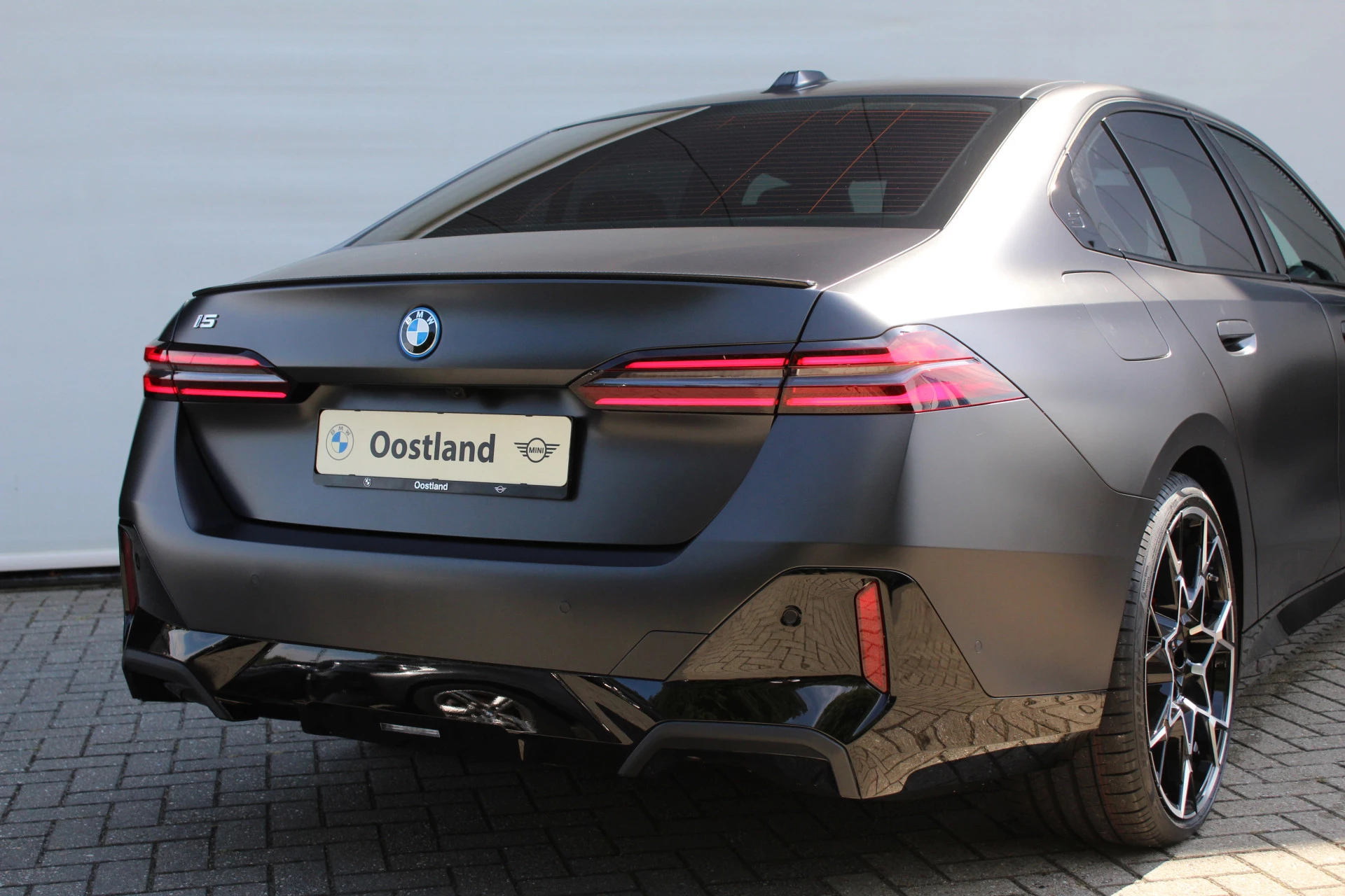 Hoofdafbeelding BMW i5