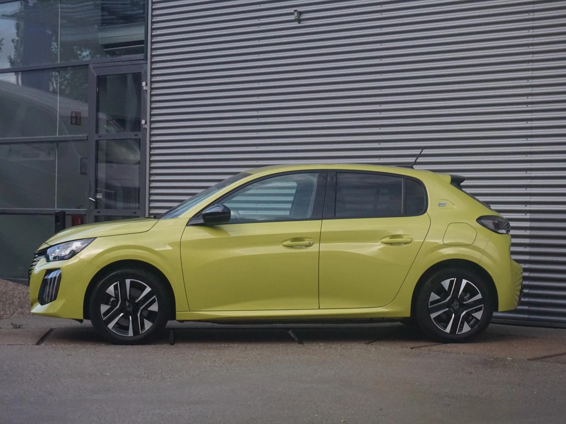 Hoofdafbeelding Peugeot e-208