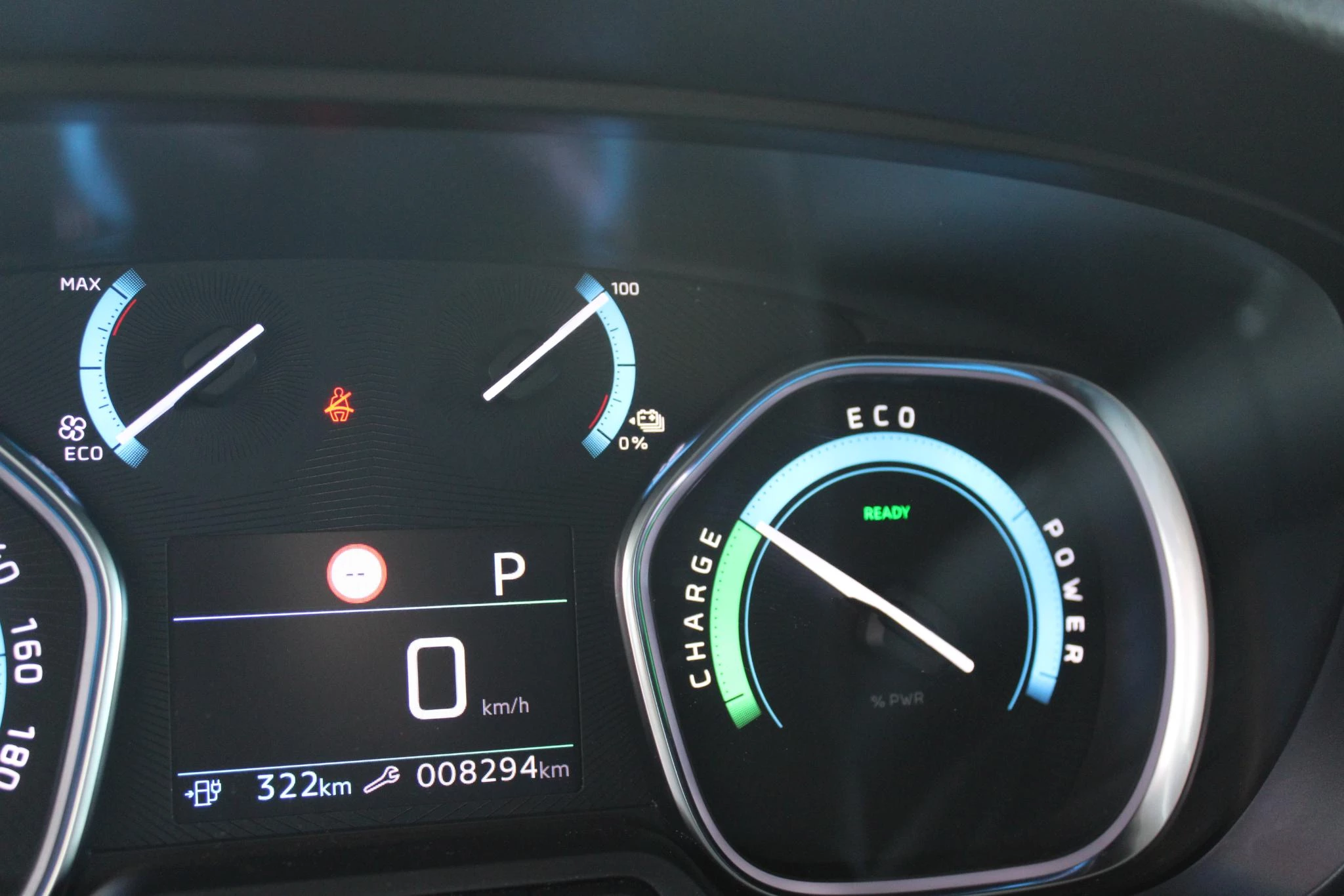 Hoofdafbeelding Peugeot e-Expert
