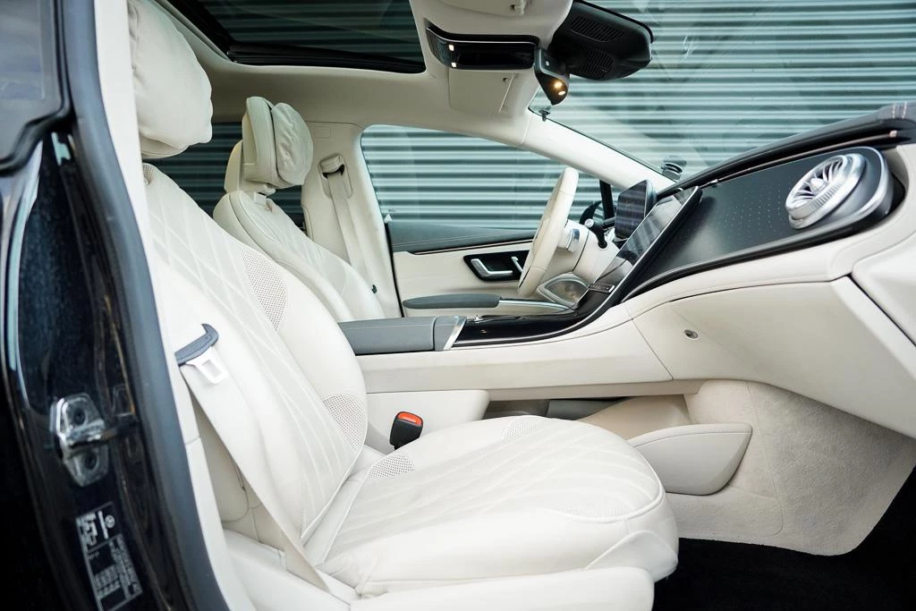 Hoofdafbeelding Mercedes-Benz EQS