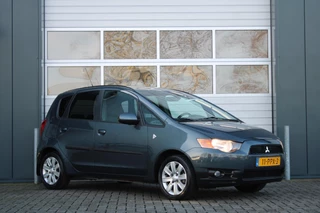 Hoofdafbeelding Mitsubishi Colt Mitsubishi Colt 1.3 Edition Two Automaat Airco/Cruise/PDC/Elek.Ramen/C.V./15"LM/Trekhaak/APK:13-10-2026/98.605km/GoedOnderhouden