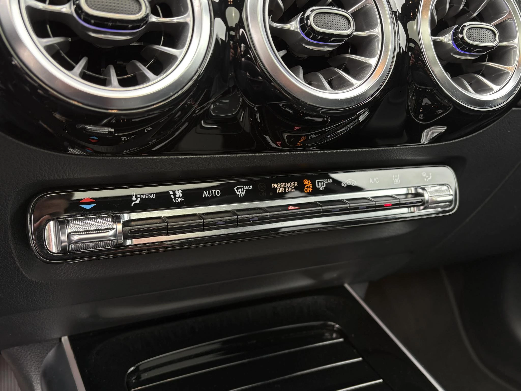 Hoofdafbeelding Mercedes-Benz EQA