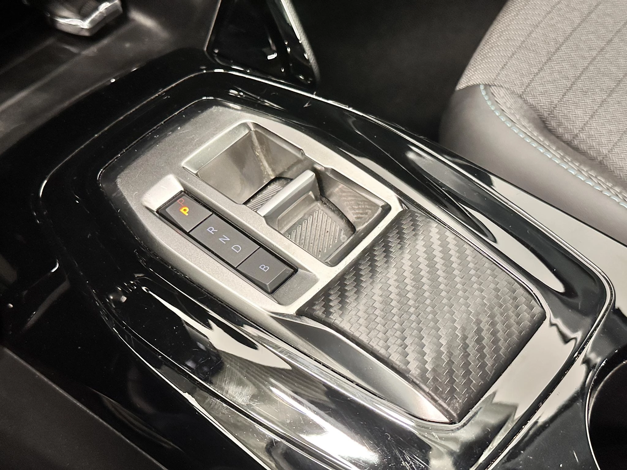 Hoofdafbeelding Peugeot e-208