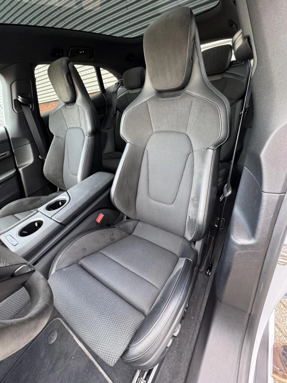 Hoofdafbeelding Porsche Taycan
