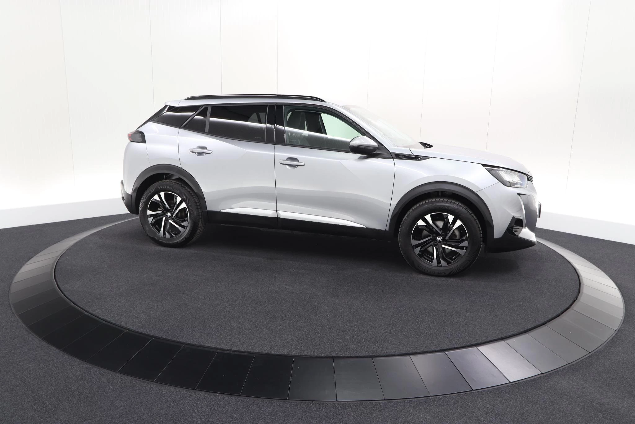 Hoofdafbeelding Peugeot e-2008