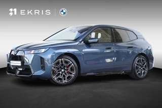 BMW iX xDrive60 112 kWh / Sport Pro Pakket / Skylounge / Stoelventilatie / Harman Kardon / Driving Assistant Professional /