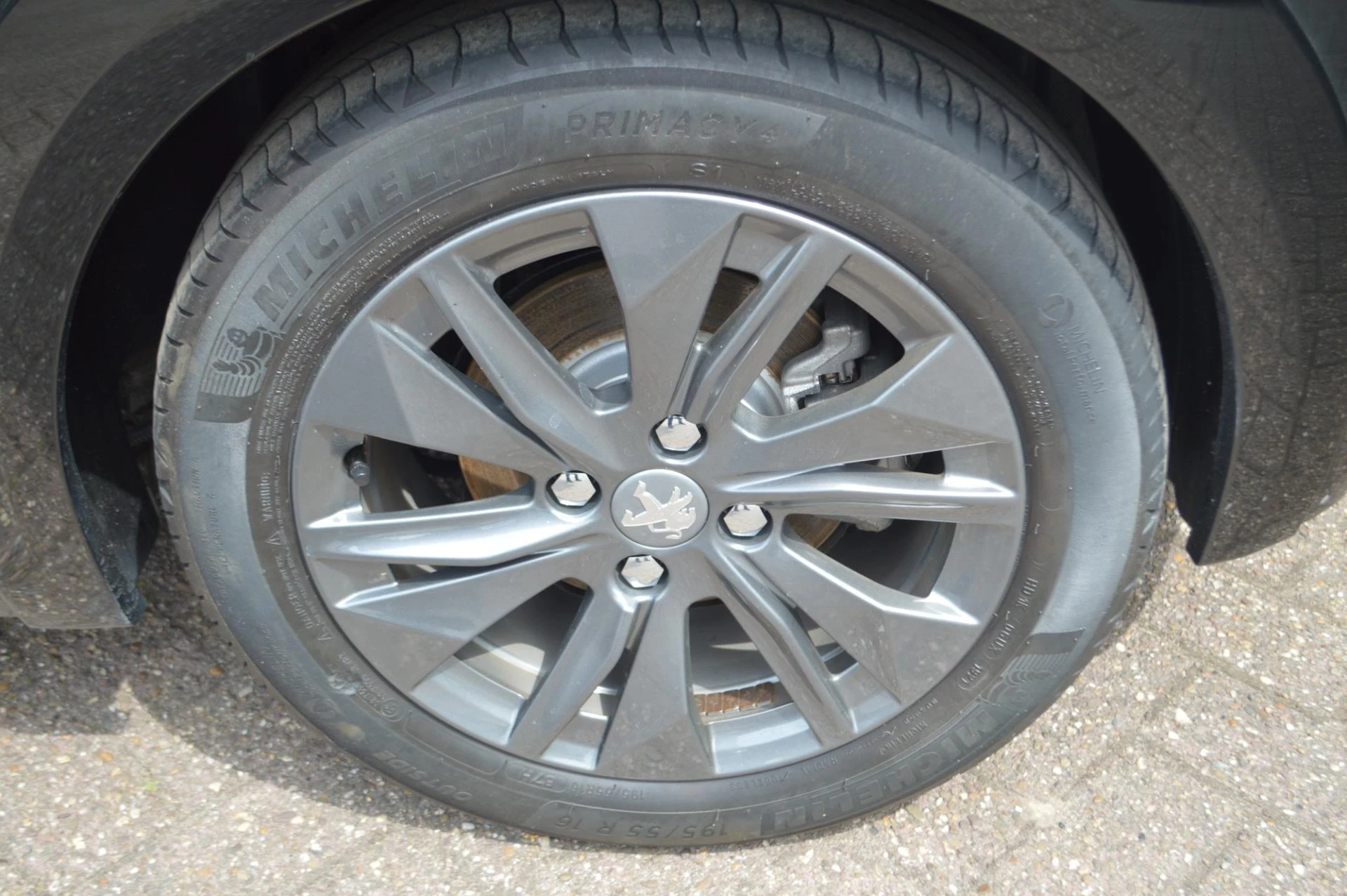 Hoofdafbeelding Peugeot e-208