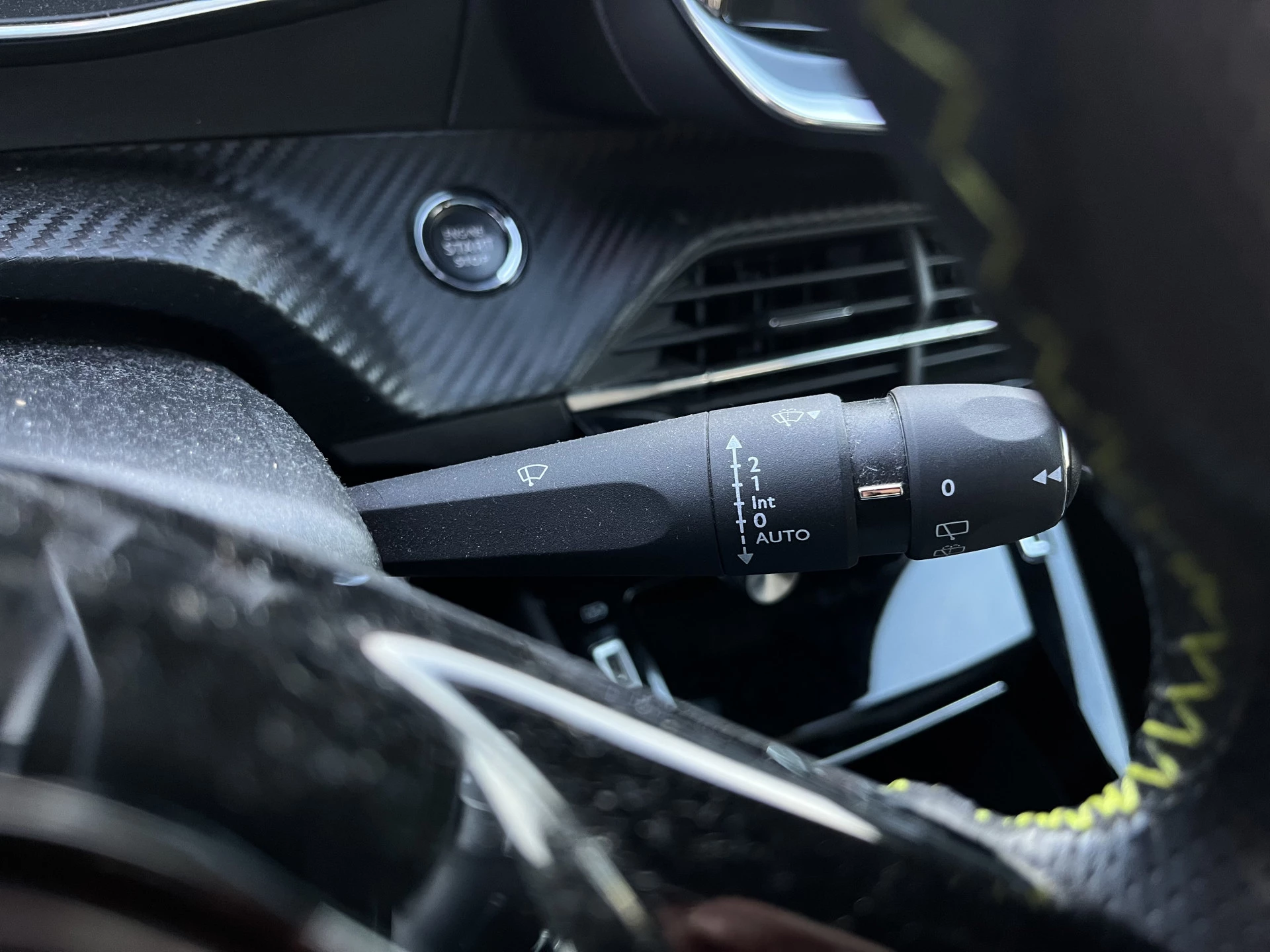 Hoofdafbeelding Peugeot e-2008