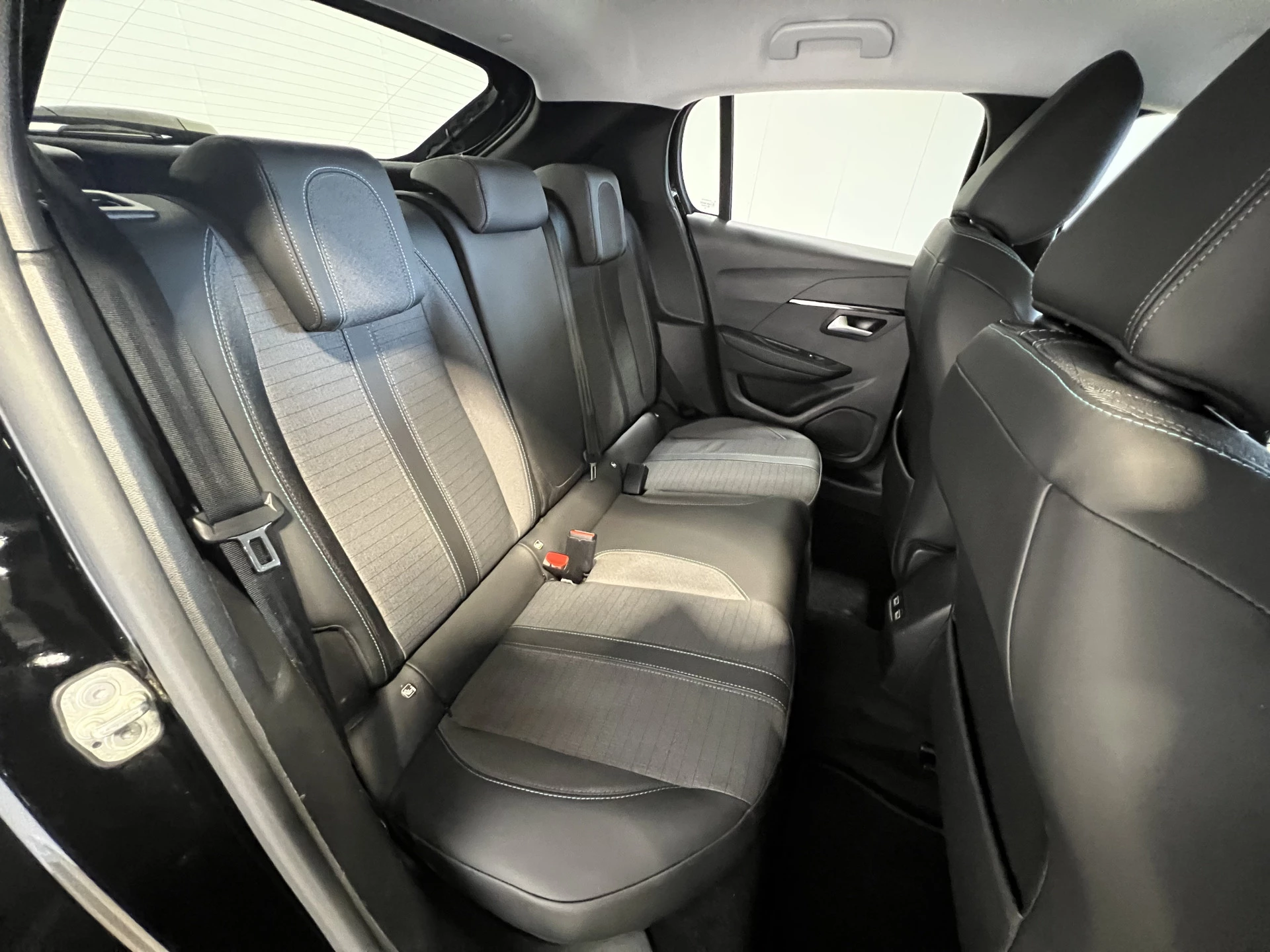 Hoofdafbeelding Peugeot e-208