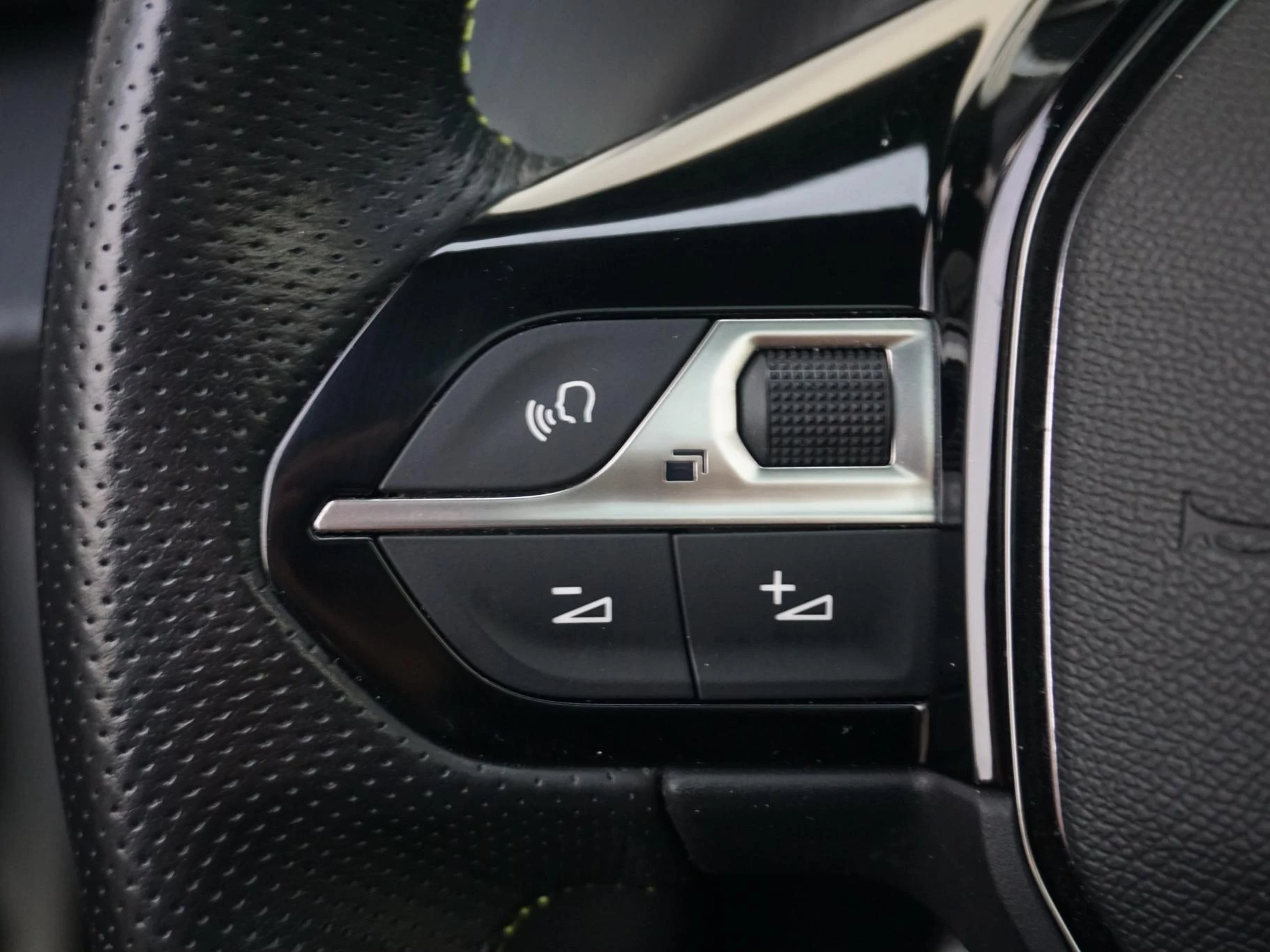 Hoofdafbeelding Peugeot e-208