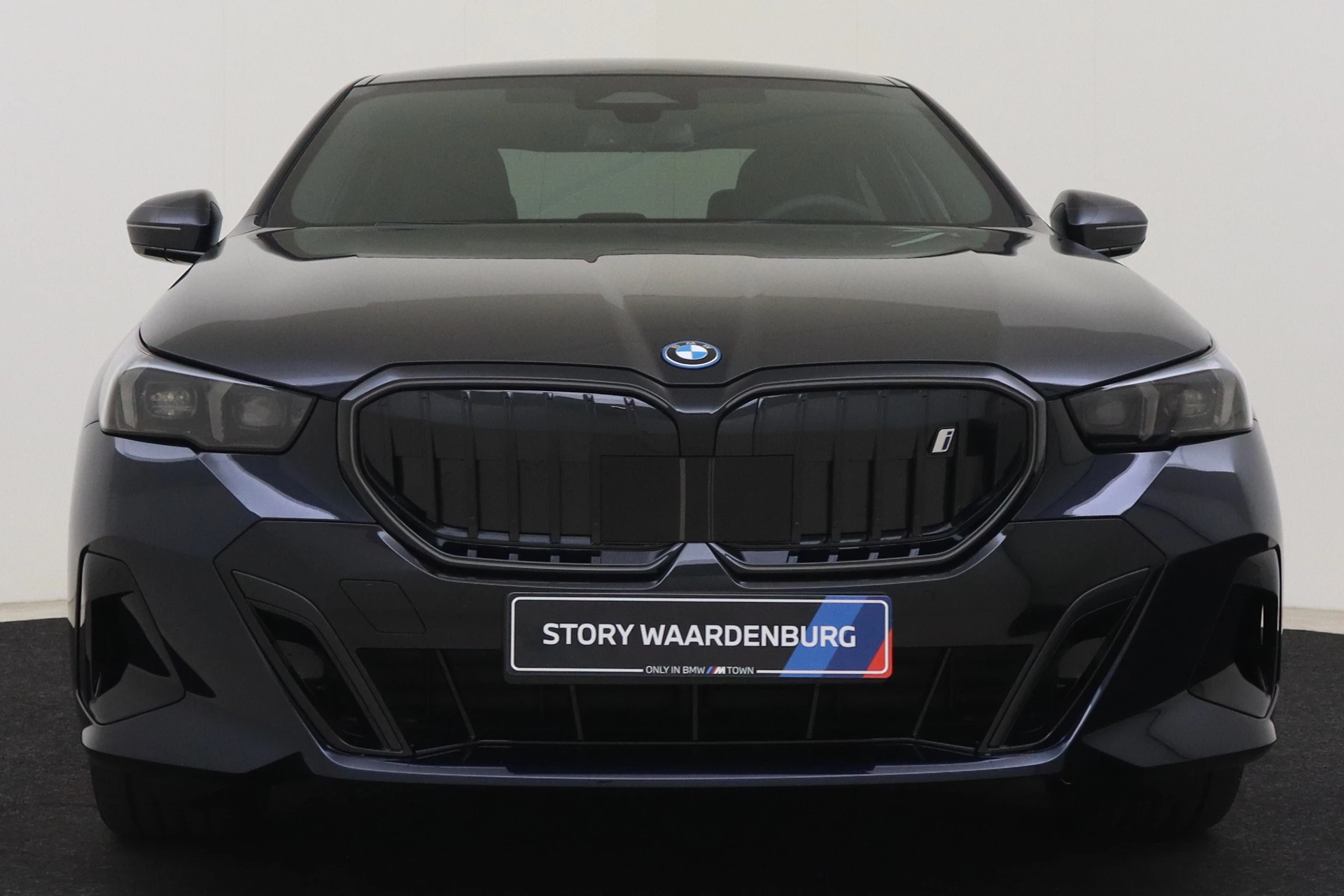 Hoofdafbeelding BMW i5