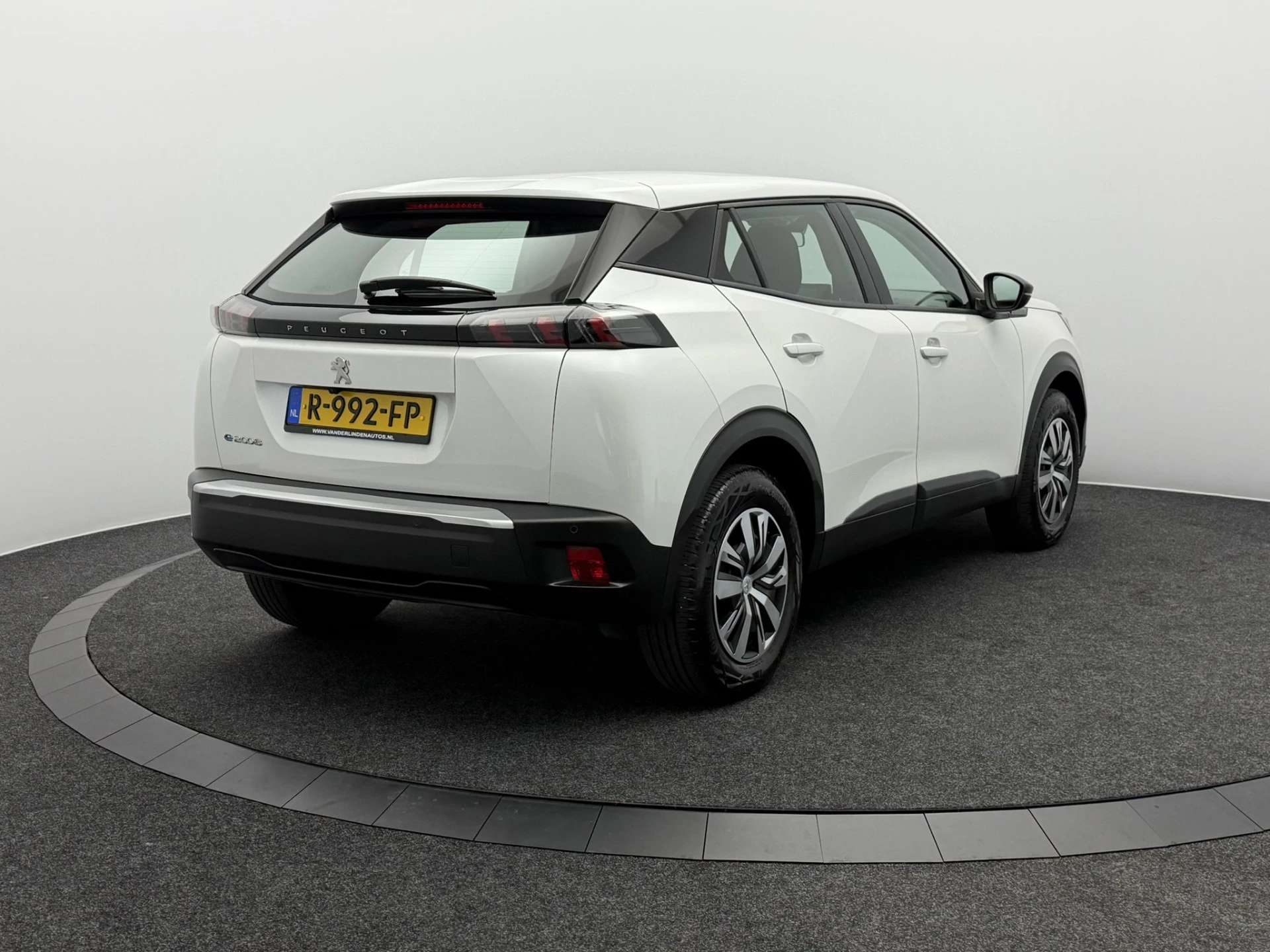 Hoofdafbeelding Peugeot e-2008