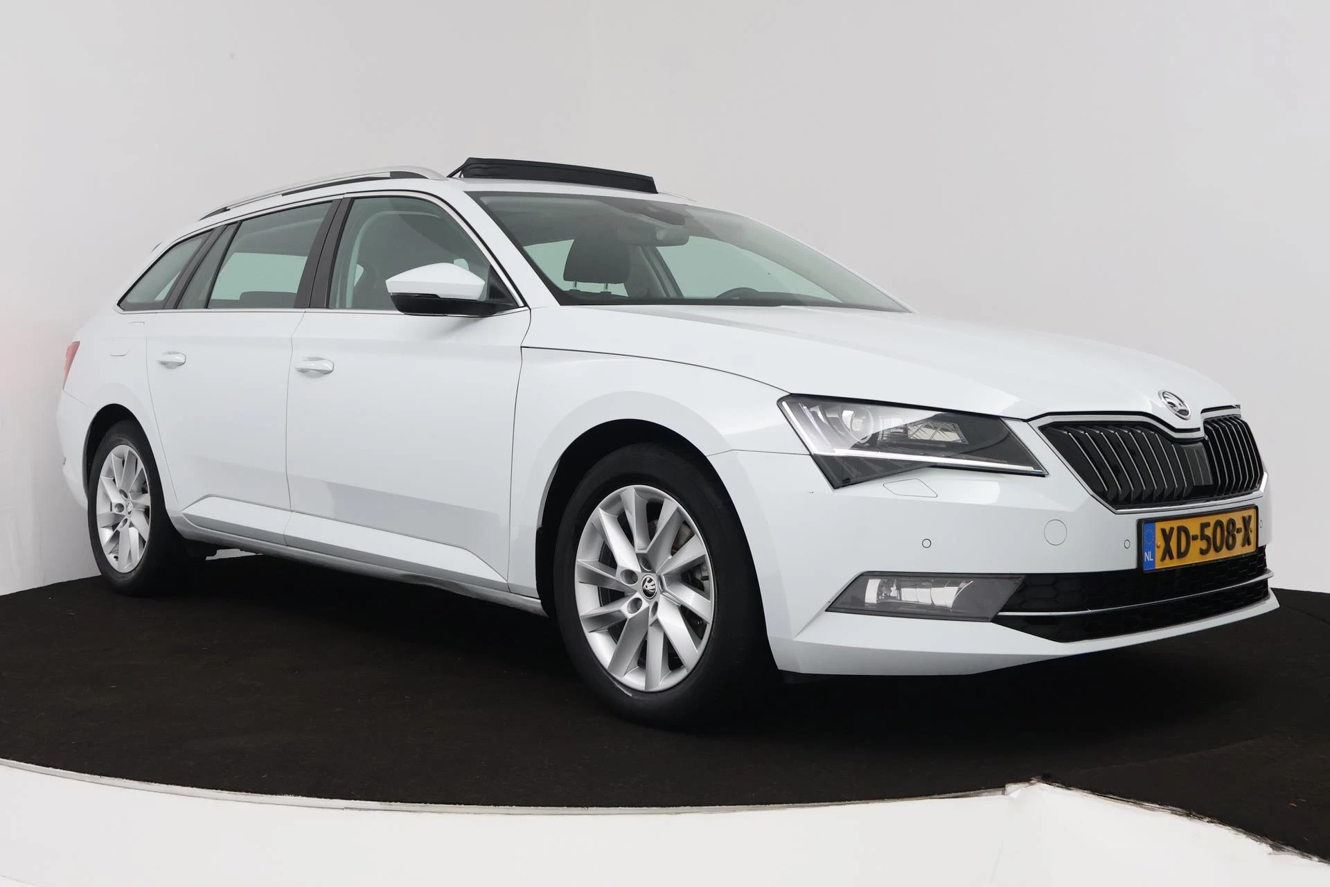 Hoofdafbeelding Škoda Superb