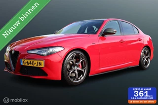Hoofdafbeelding Alfa Romeo Giulia Alfa Romeo Giulia 2.0T 310PK Squadra Super Pack Veloce, F1 Schakelflippers, Sportstoelen, Leer, 19 Inch QV Velgen, Sportuitlaat Systeem, Donker glas, Stoel-stuurverwarming, Navi