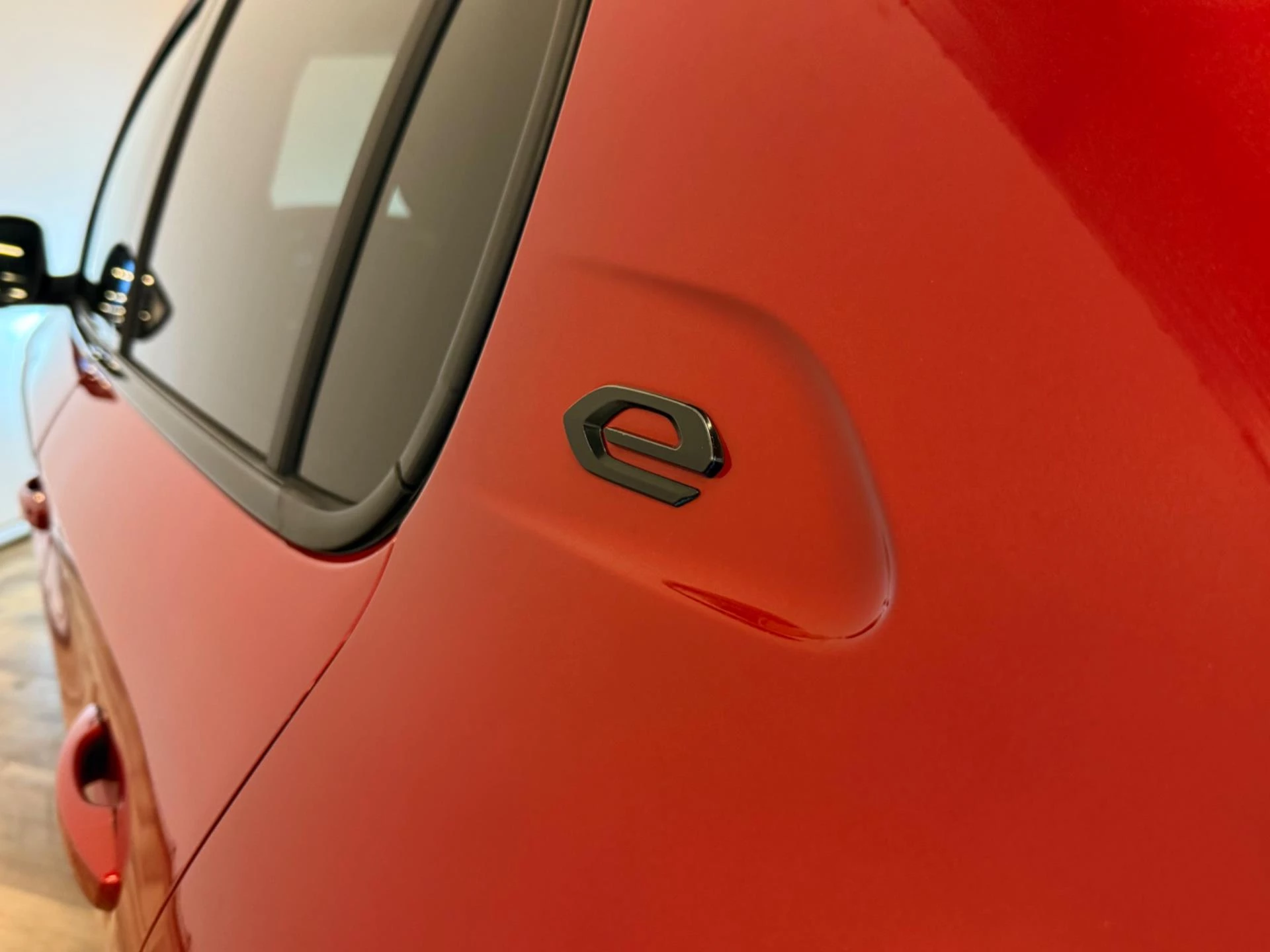 Hoofdafbeelding Peugeot e-208