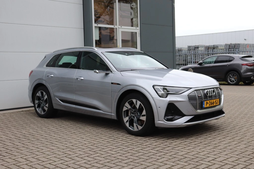 Hoofdafbeelding Audi e-tron