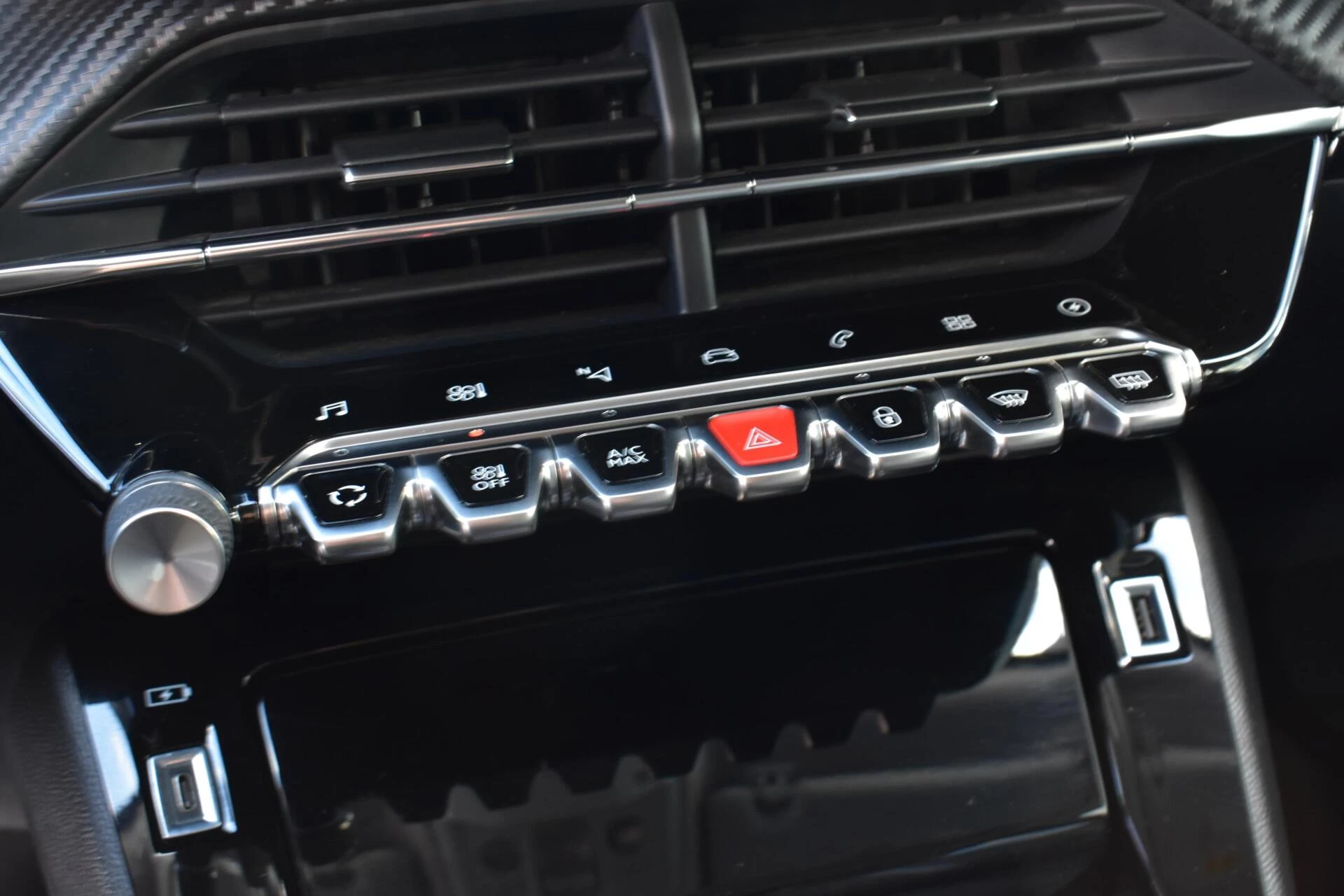 Hoofdafbeelding Peugeot e-2008