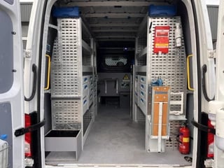 Volkswagen Crafter 35 2.0 TDI L3H3 Werkplaats inrichting Omvormer Standkachel 3000kg Trekhaak Euro 6 Sortimo Navigatie Comfortstoelen Lang Hoog Camera 1e eigenaar Voertuig weegsysteem Bpm vrij !! Kastinrichting ladekasten Werk