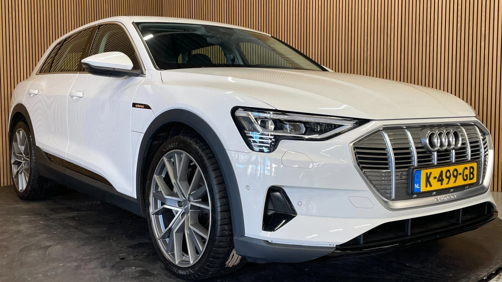 Hoofdafbeelding Audi e-tron
