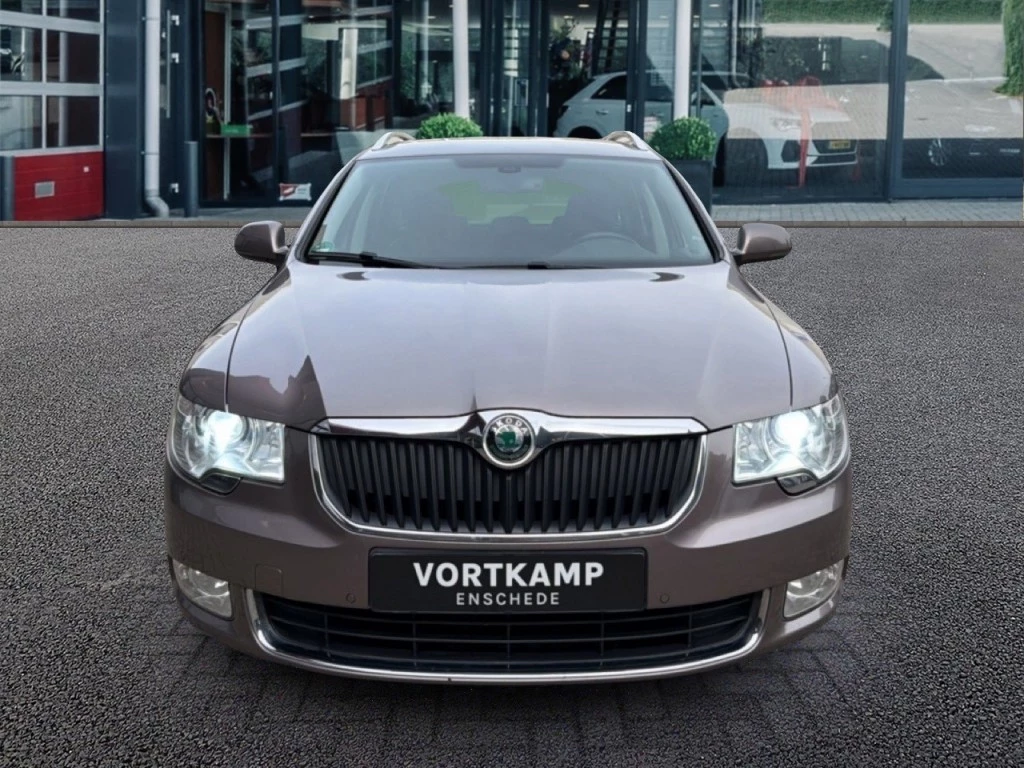 Hoofdafbeelding Škoda Superb