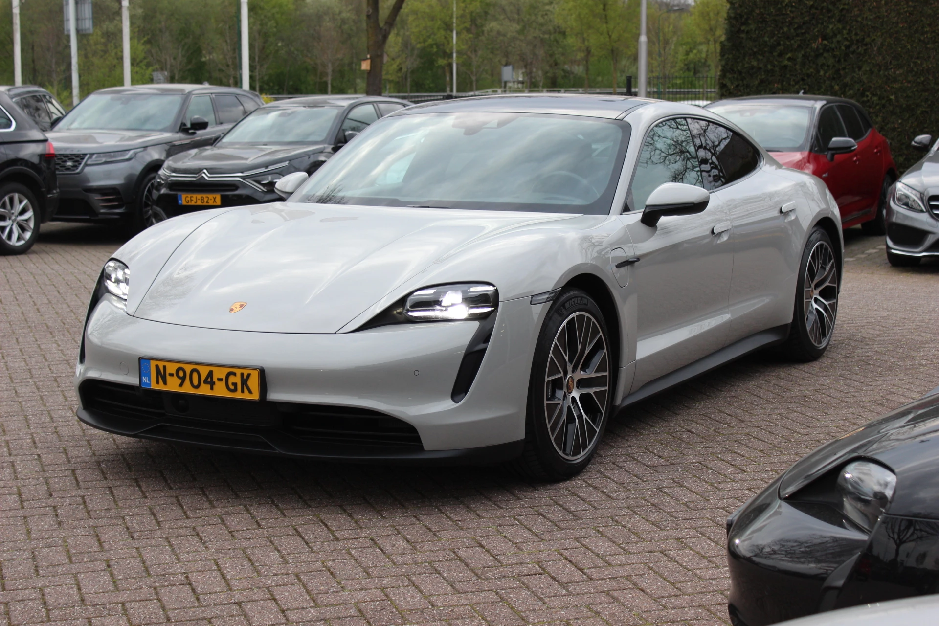 Hoofdafbeelding Porsche Taycan