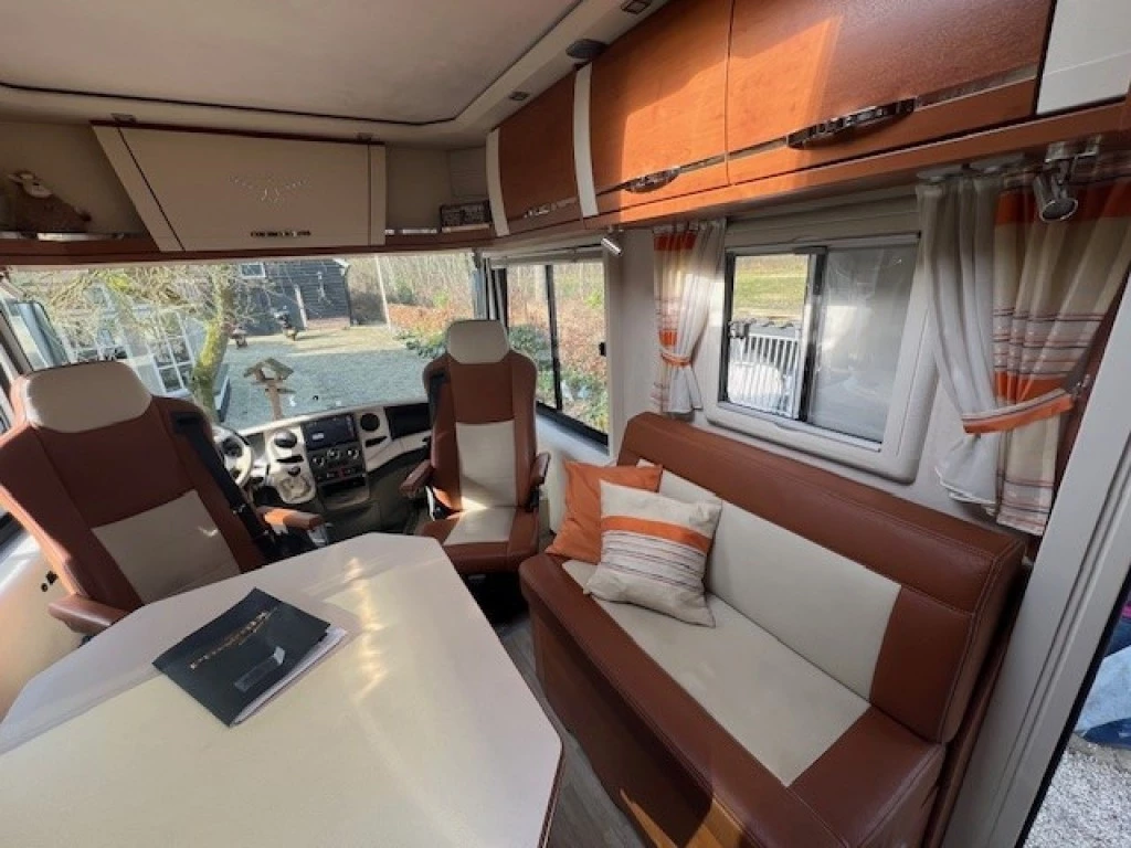 Hoofdafbeelding Iveco Phoenix / Iveco Maxiliner