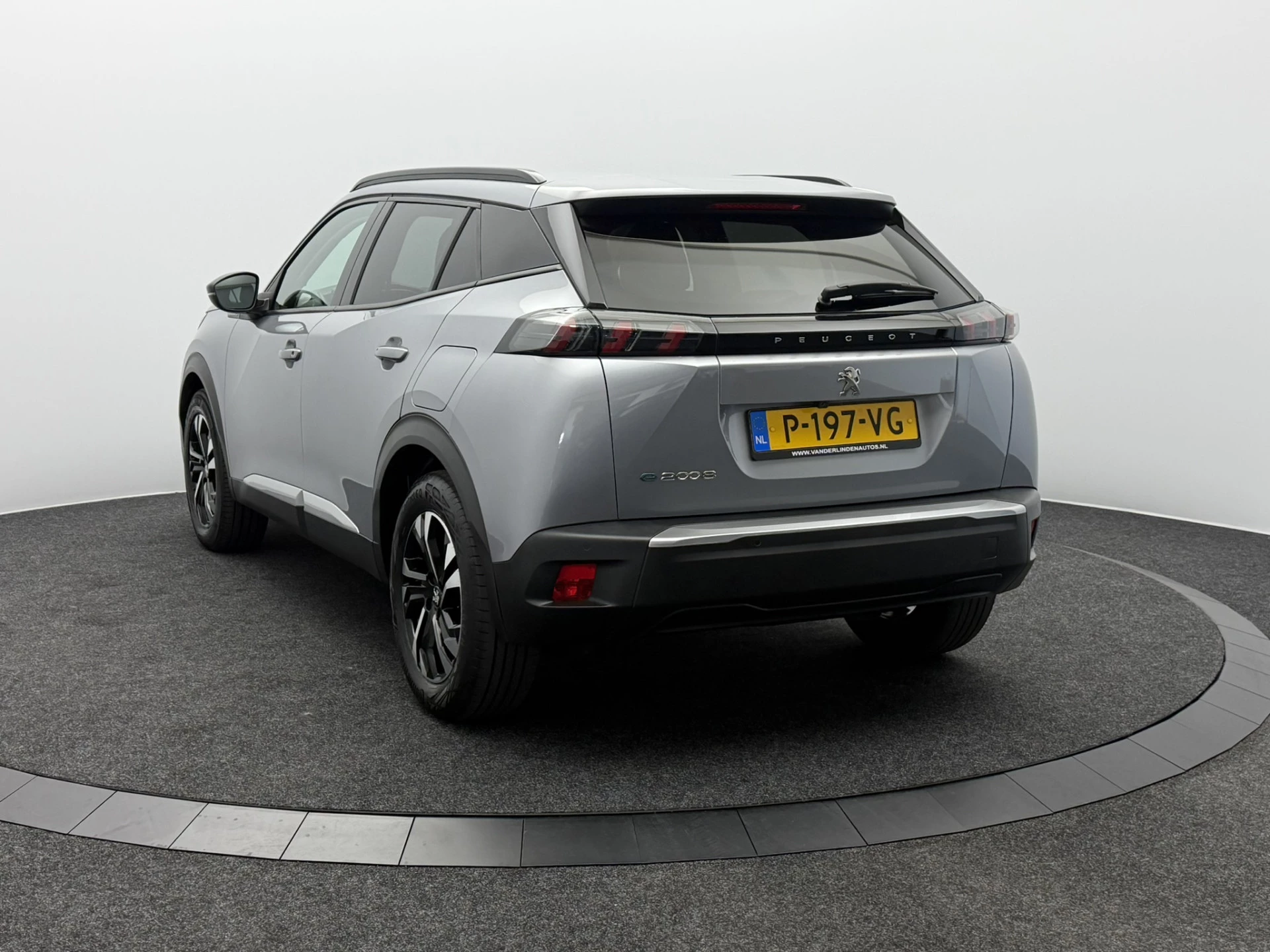 Hoofdafbeelding Peugeot e-2008