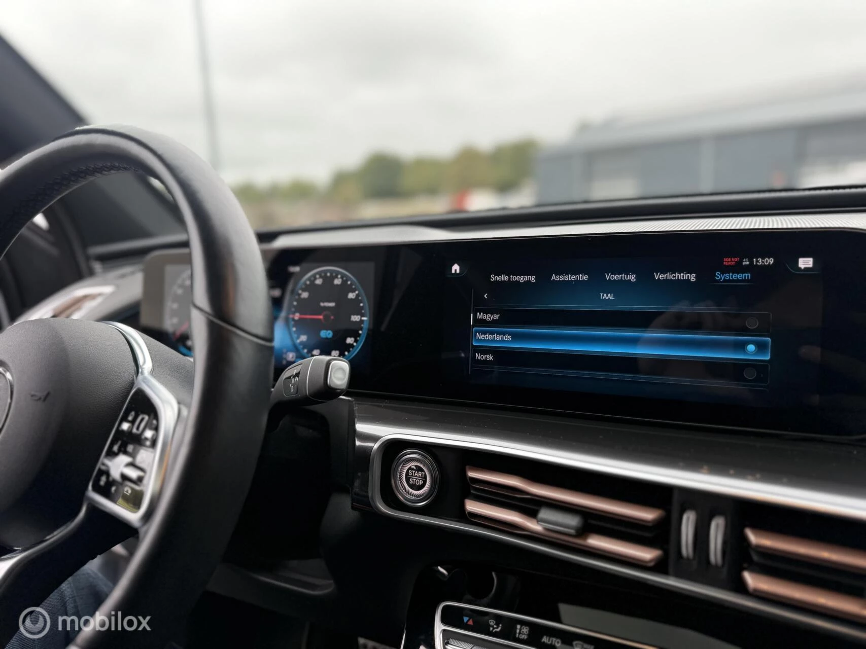Hoofdafbeelding Mercedes-Benz EQC