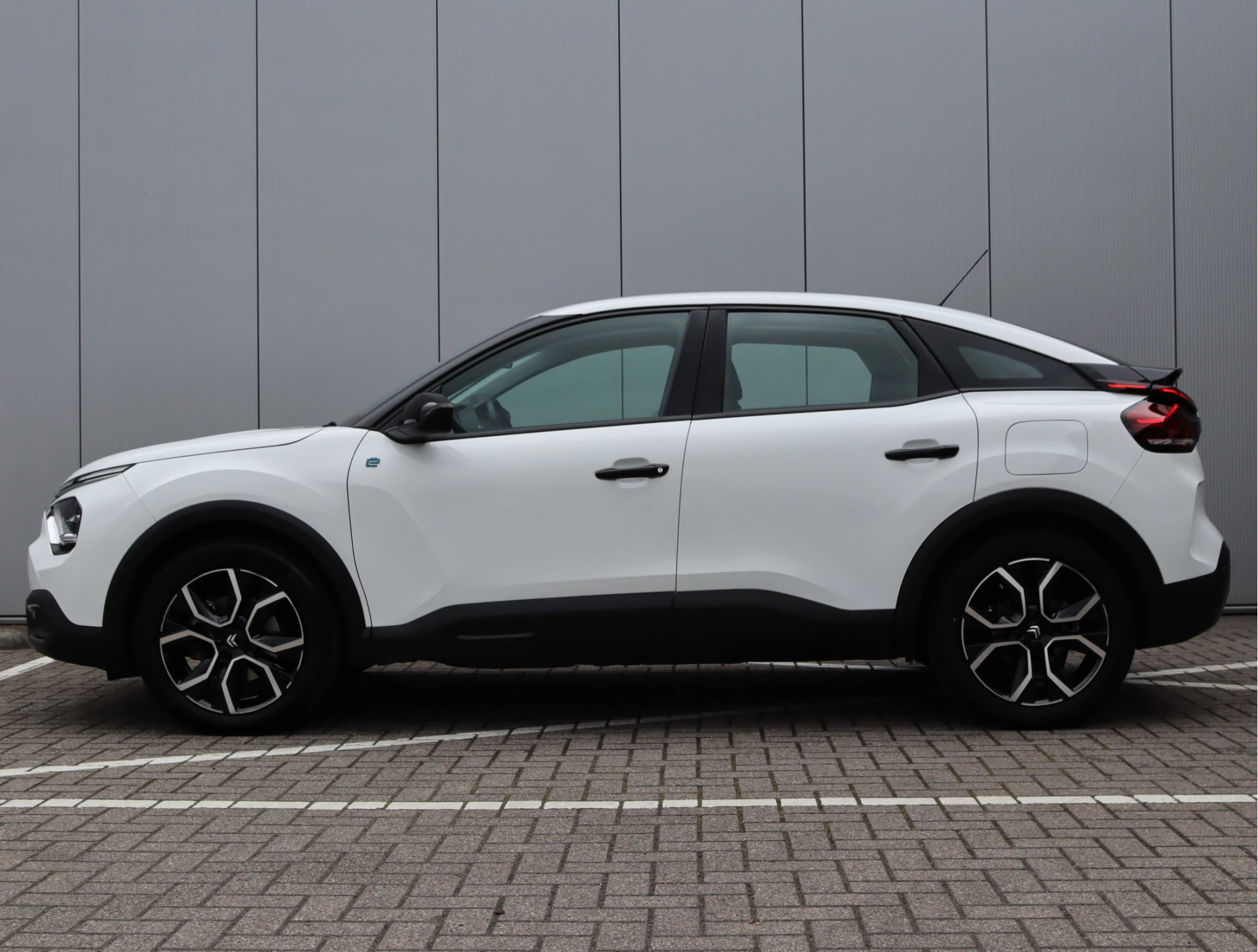Hoofdafbeelding Citroën ë-C4
