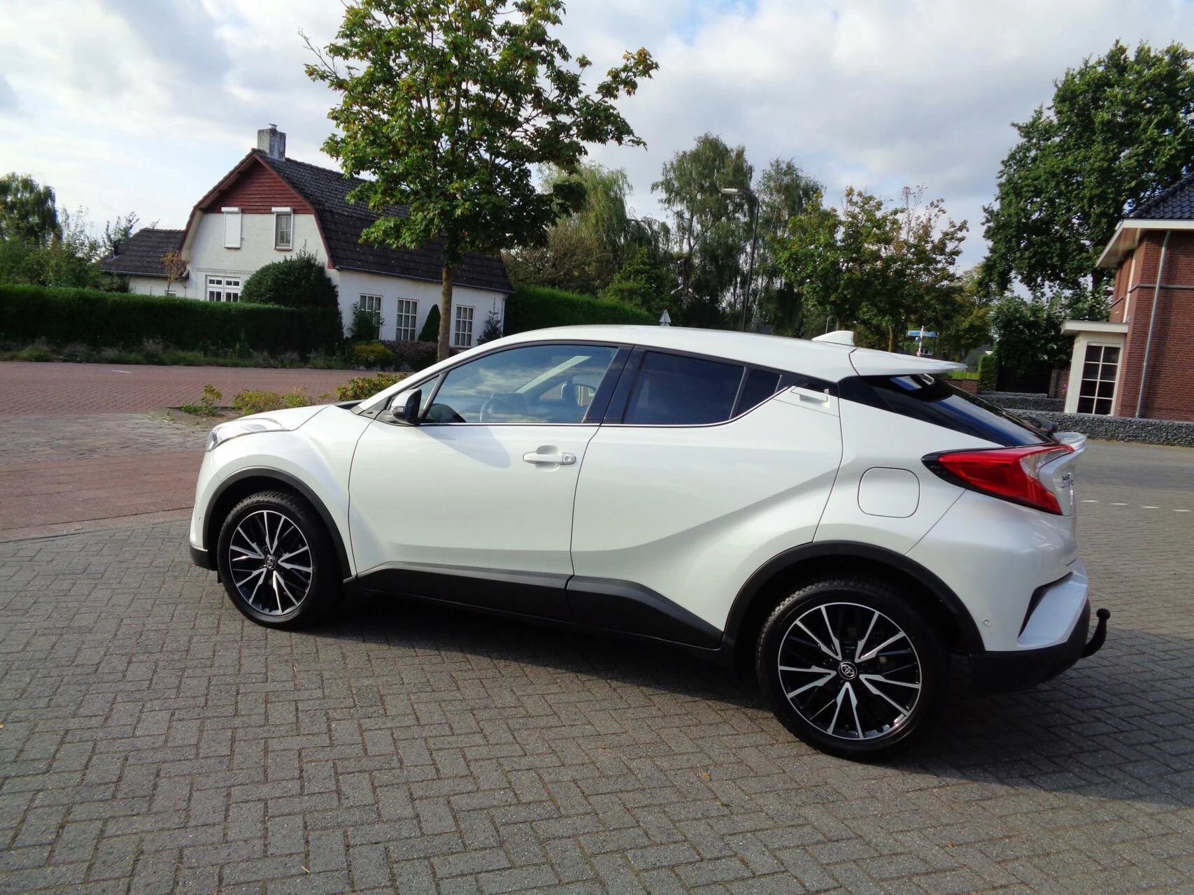 Hoofdafbeelding Toyota C-HR