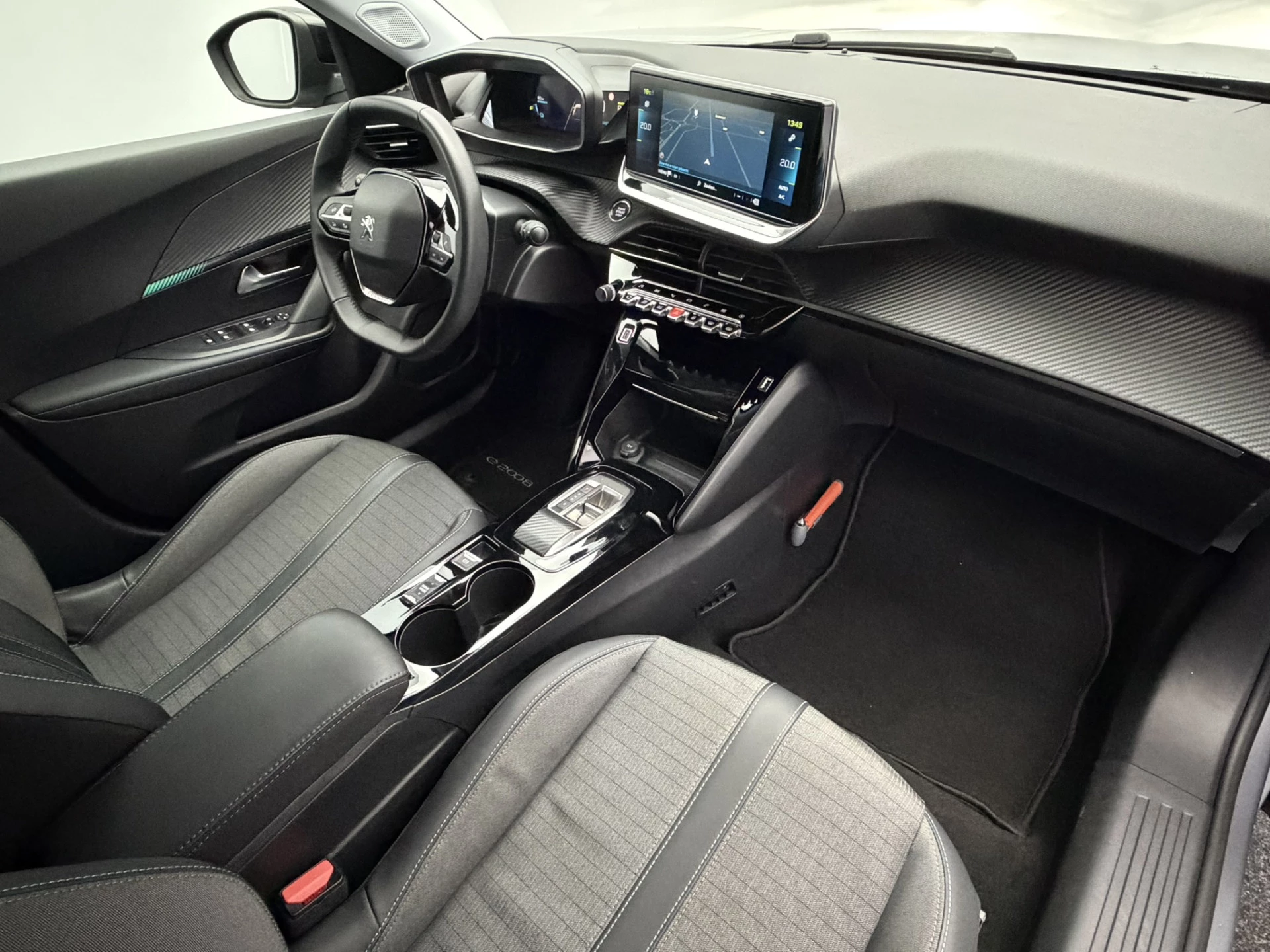 Hoofdafbeelding Peugeot e-2008