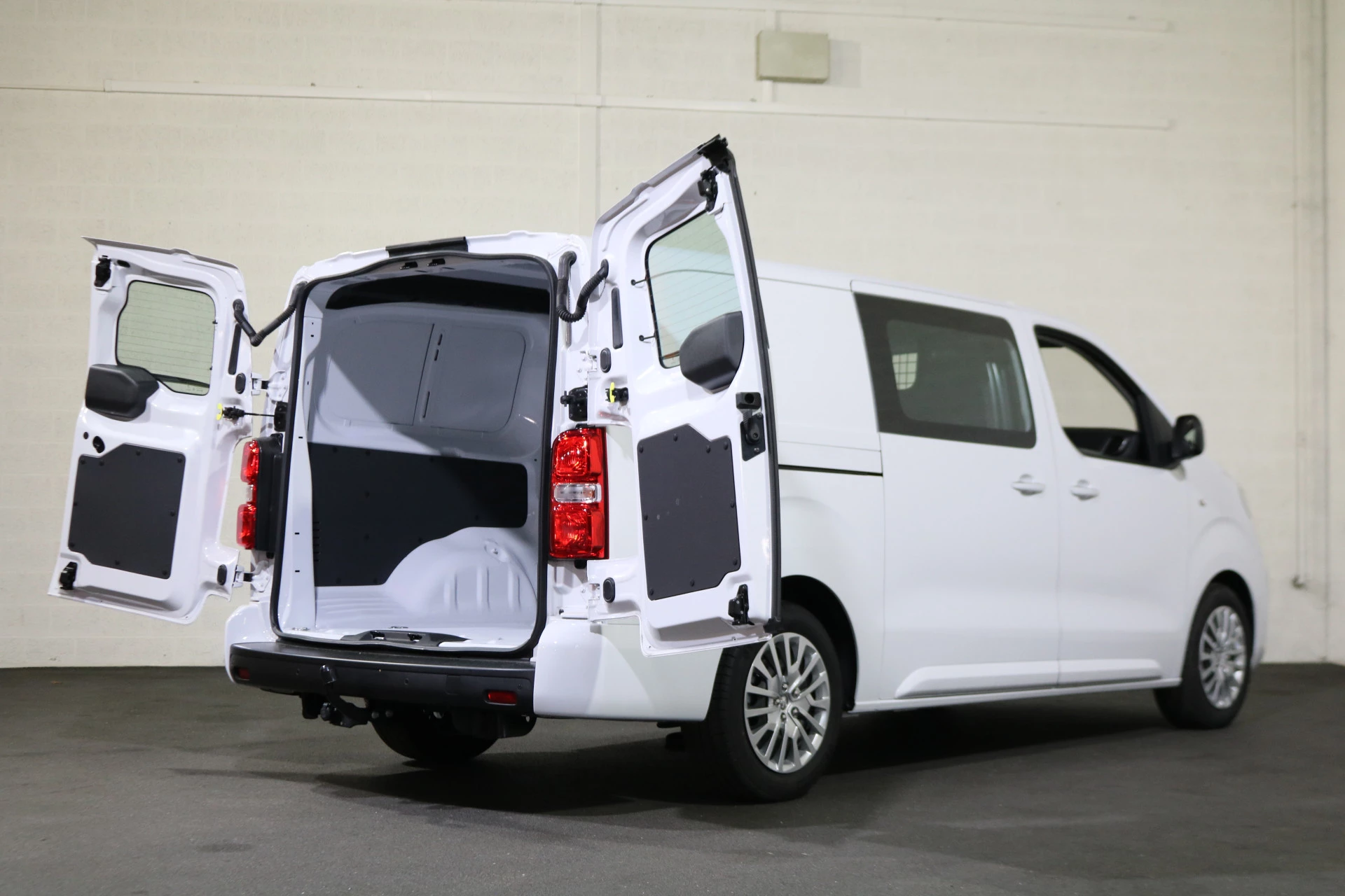 Hoofdafbeelding Peugeot e-Expert