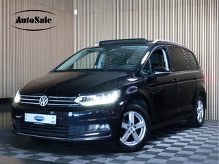 Hoofdafbeelding Volkswagen Touran Volkswagen Touran 1.5 TSI Highline Automaat Panodak Navigatie LED 2017