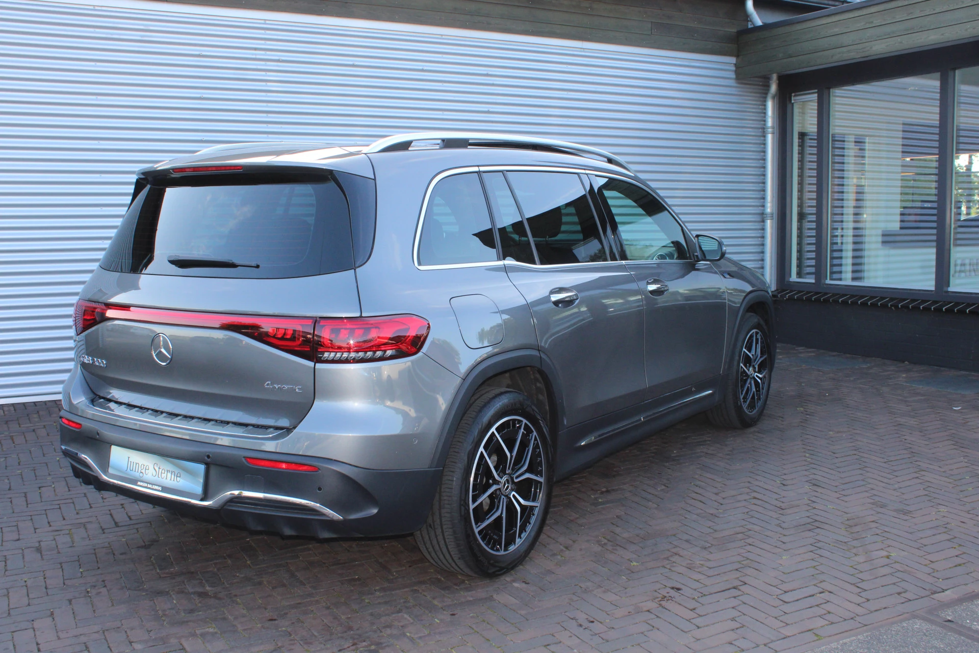 Hoofdafbeelding Mercedes-Benz EQB