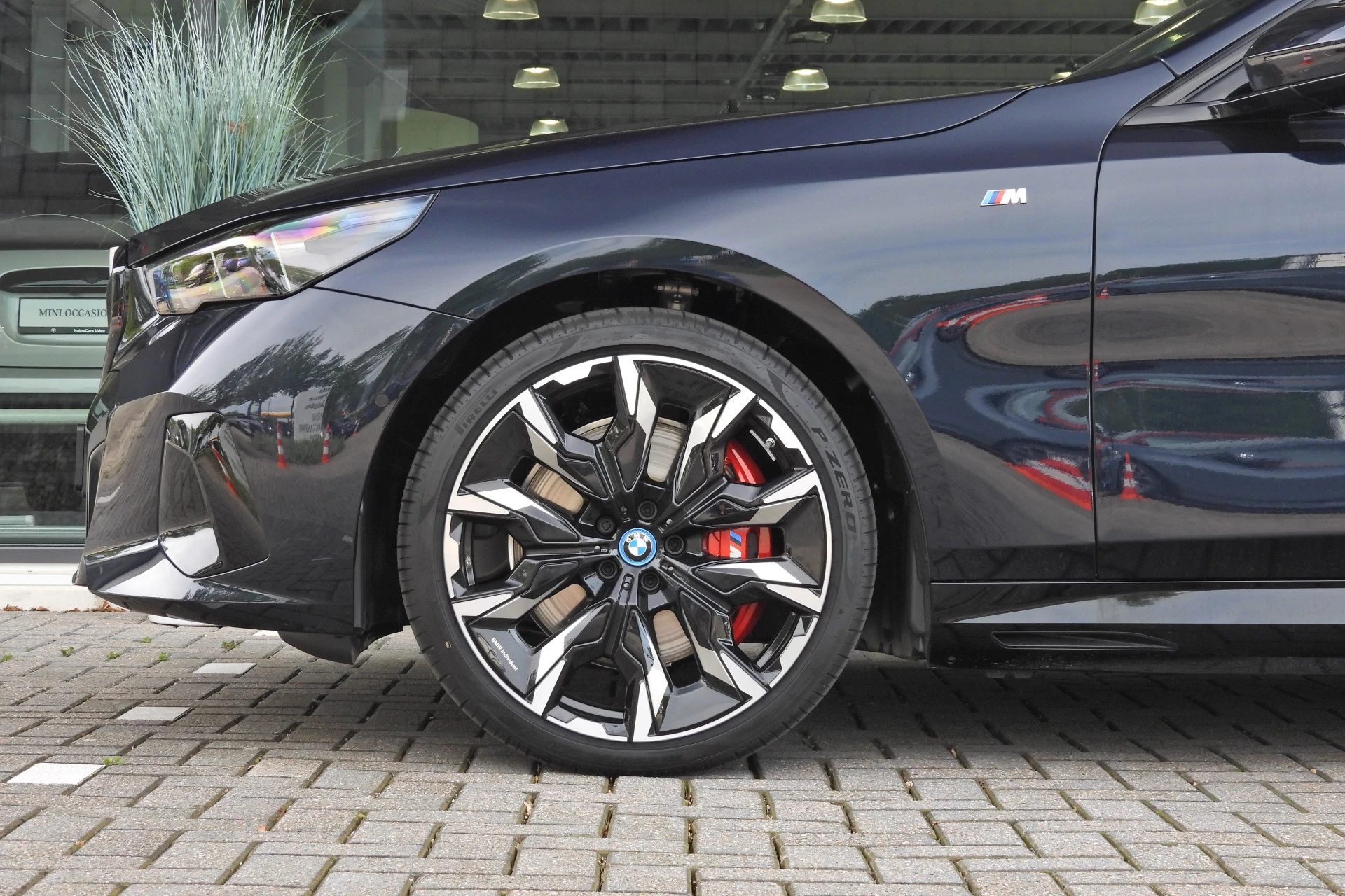 Hoofdafbeelding BMW i5