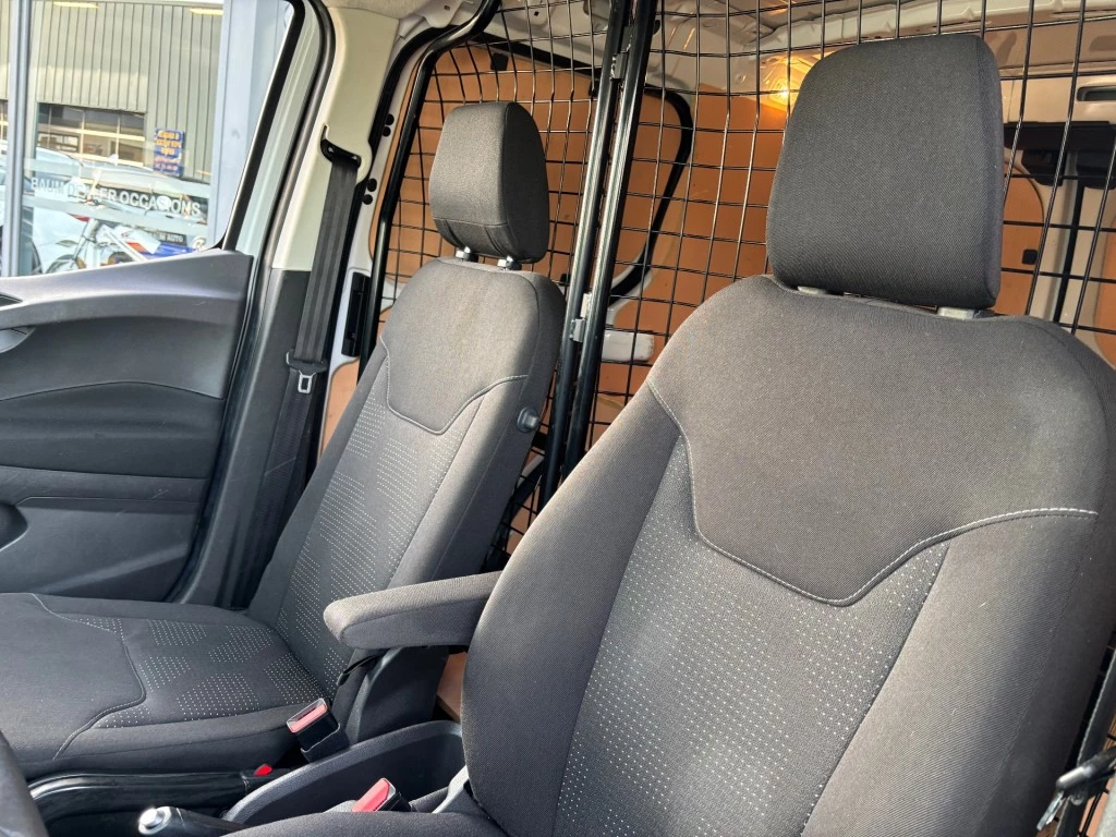 Hoofdafbeelding Ford Transit Courier