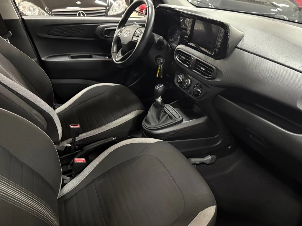 Hoofdafbeelding Hyundai i10