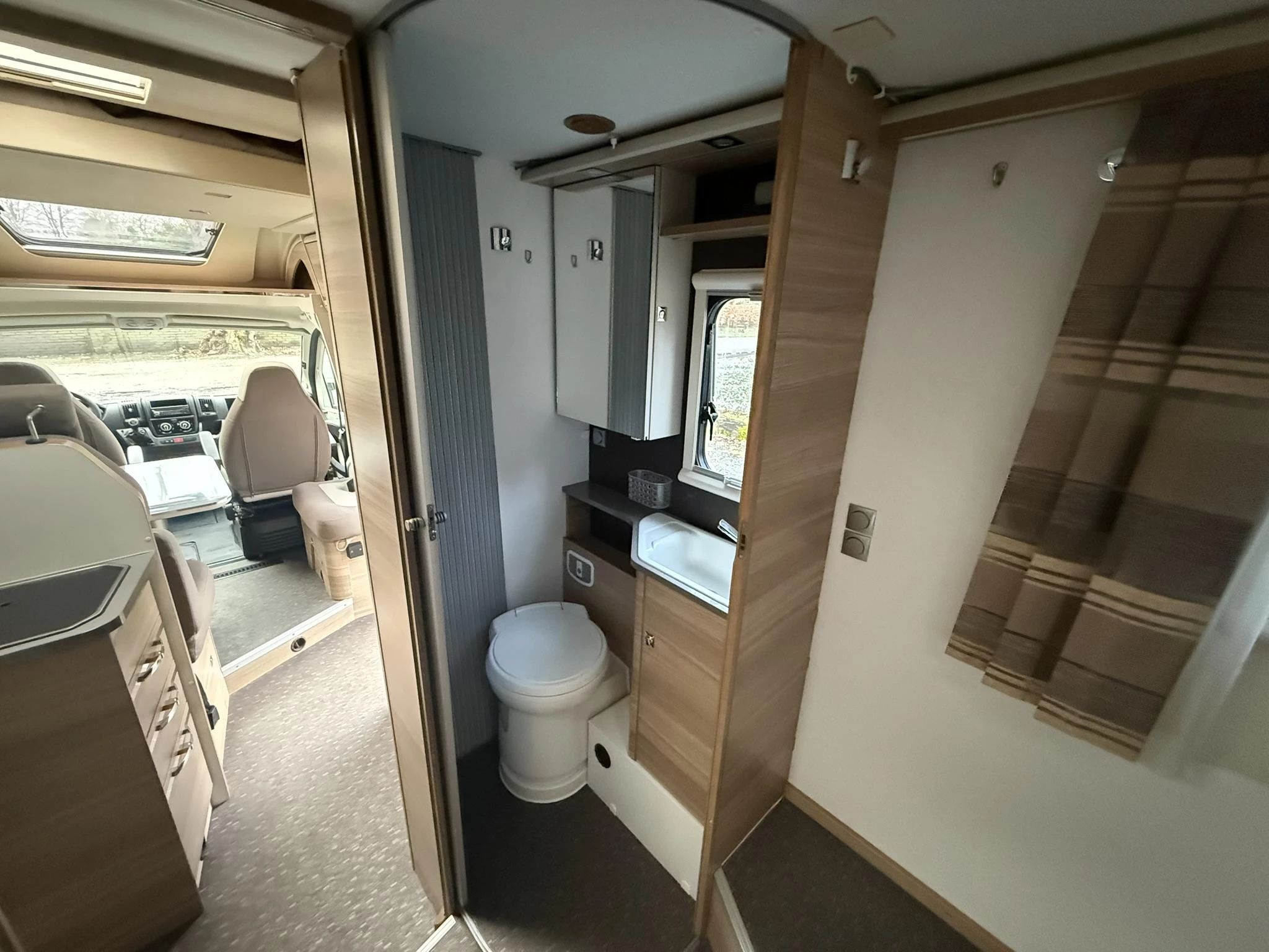 Hoofdafbeelding Adria Matrix m 670 sc