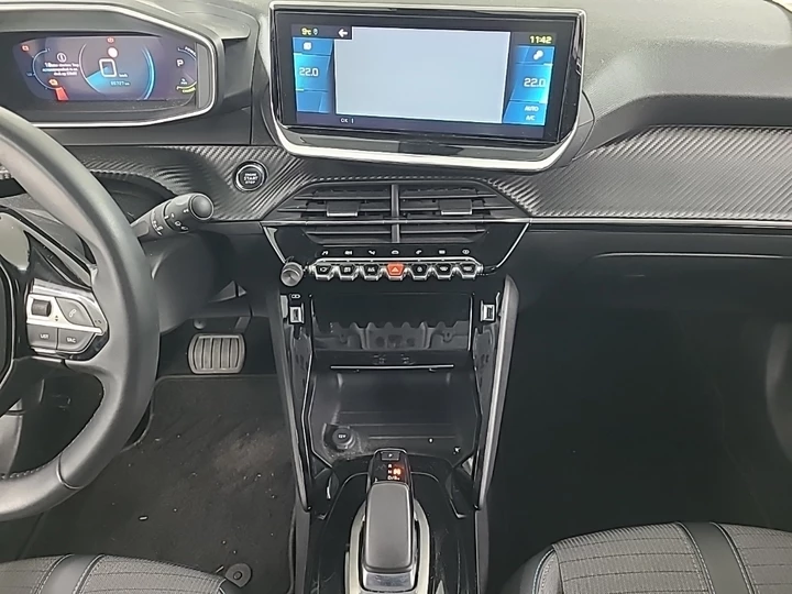 Hoofdafbeelding Peugeot e-2008