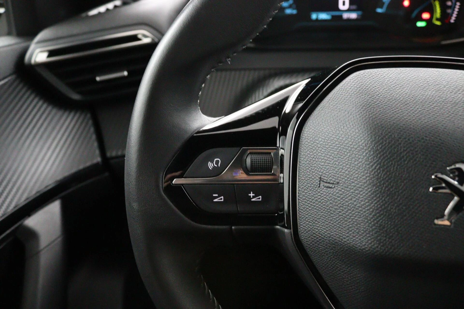 Hoofdafbeelding Peugeot e-2008