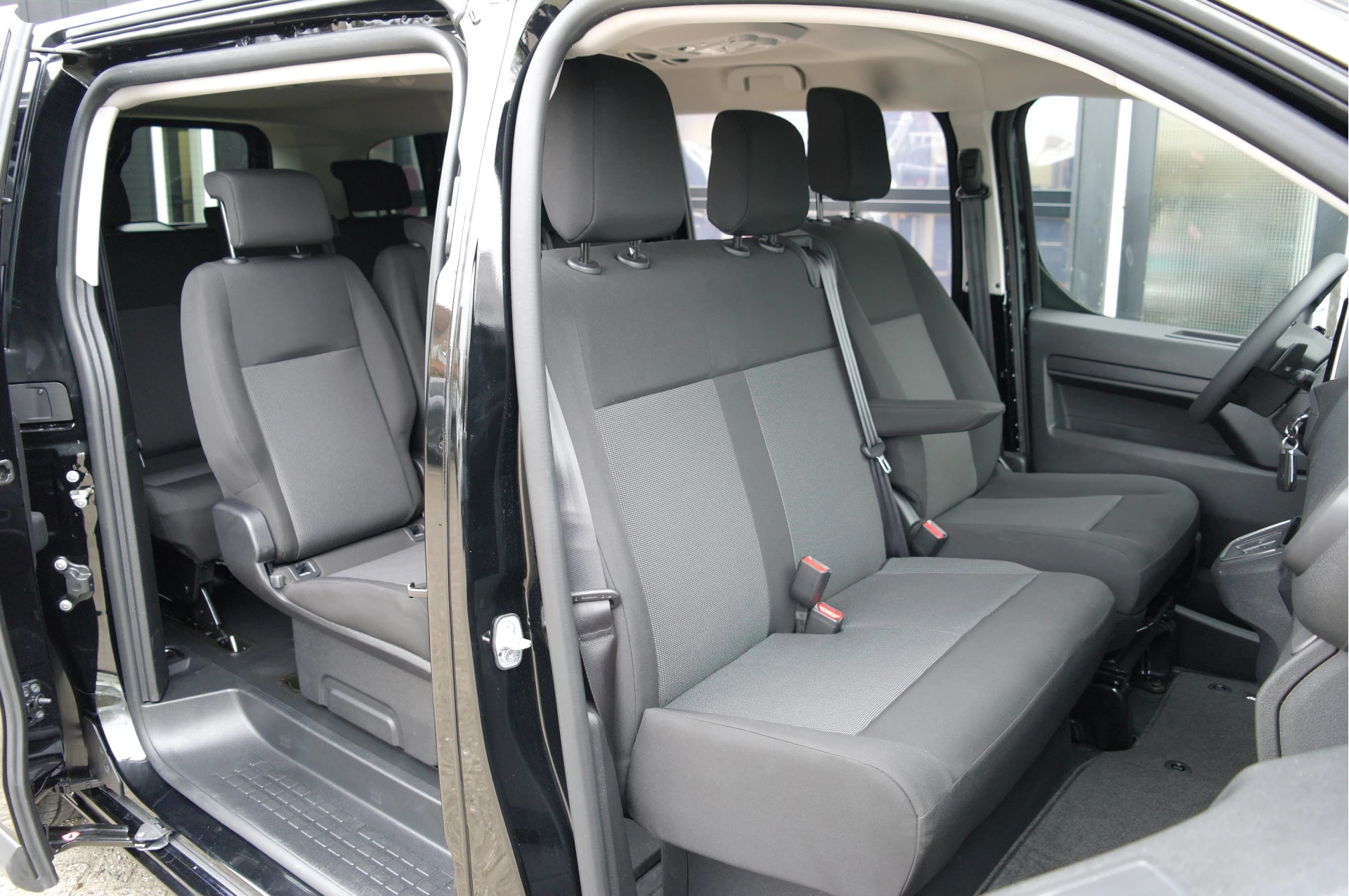 Hoofdafbeelding Peugeot e-Expert