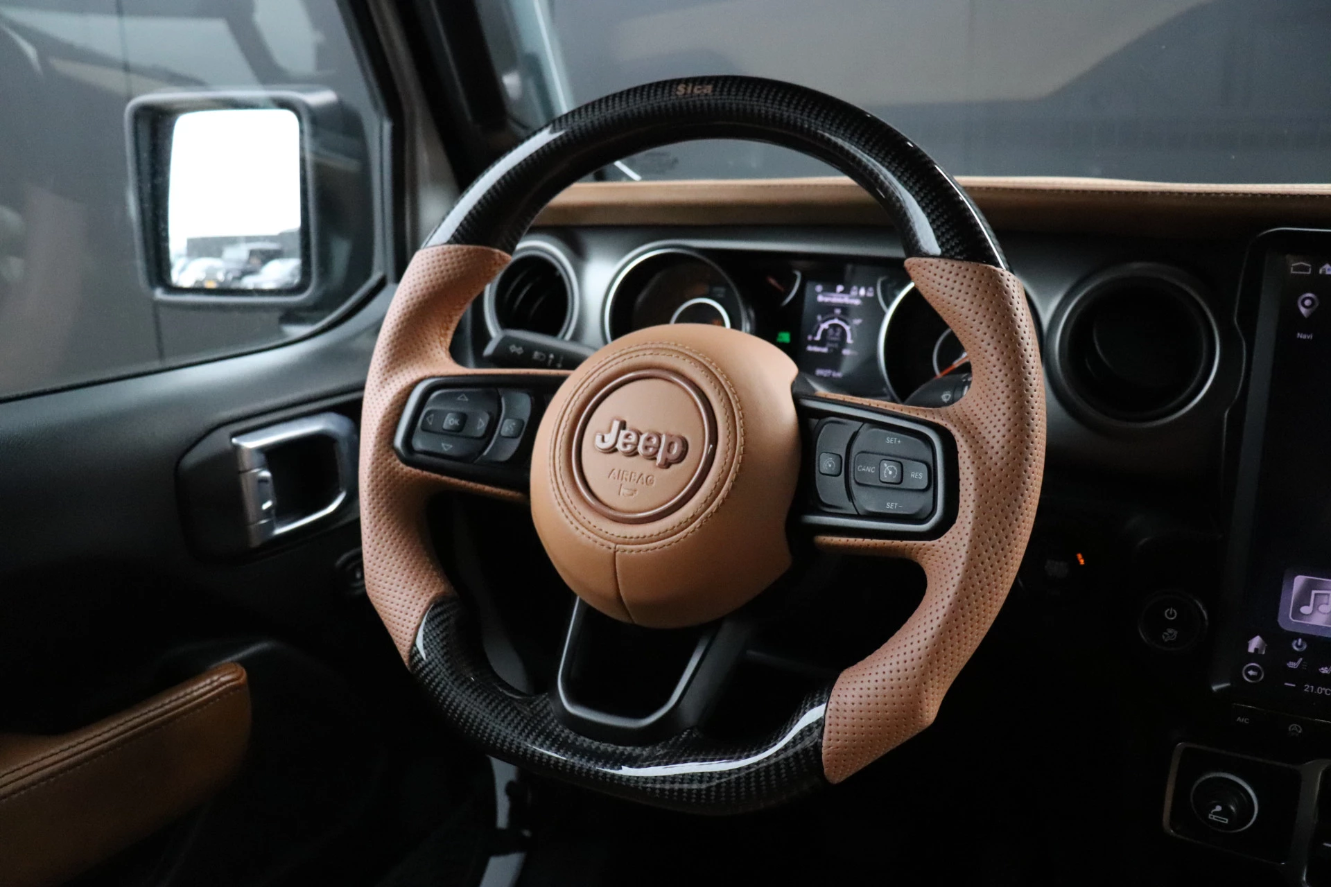 Hoofdafbeelding Jeep BRUTE | 246 PK | LEDER | CAMERA | NAVI | CRUISE | UNIEK NW-PRIJS 250.000,-