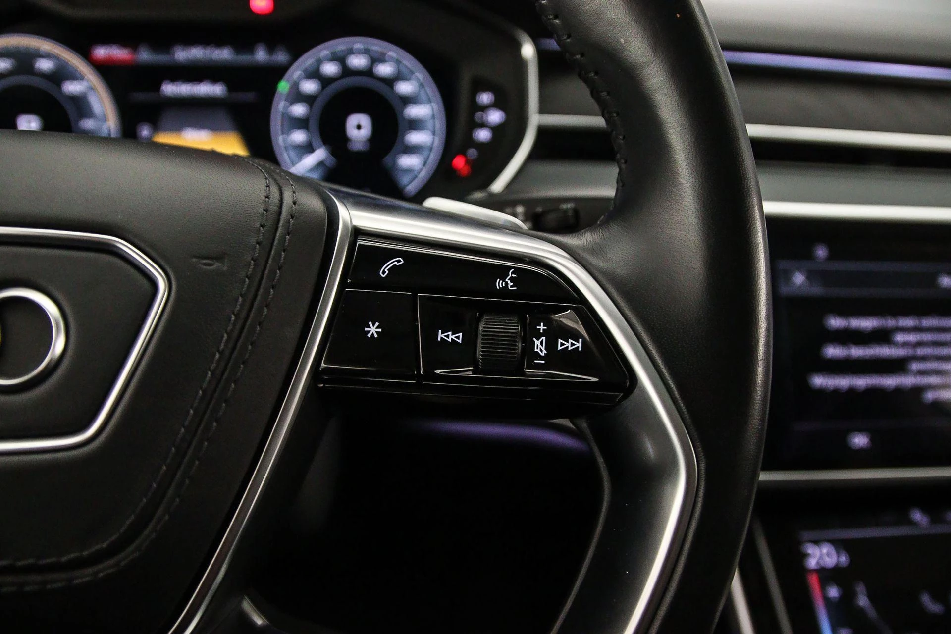 Hoofdafbeelding Audi A8