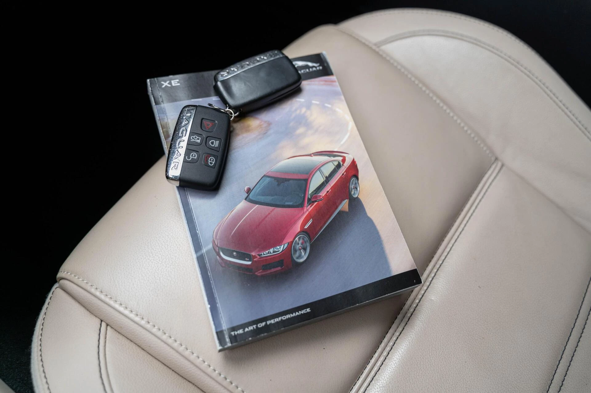 Hoofdafbeelding Jaguar XE