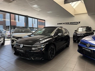 Volkswagen Golf 1.5 eTSI R-line / Pano / Camera / Keyless /