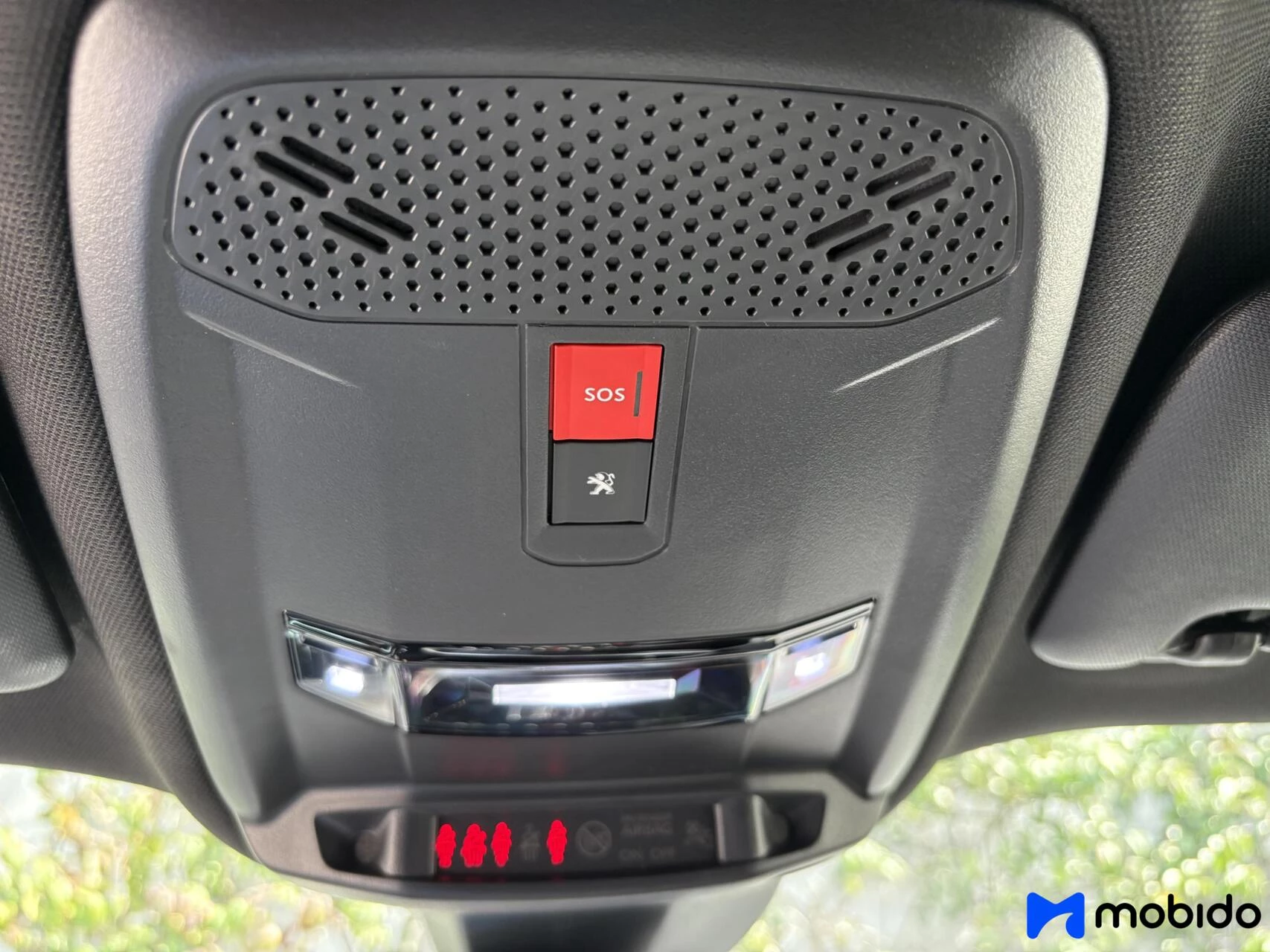 Hoofdafbeelding Peugeot e-2008