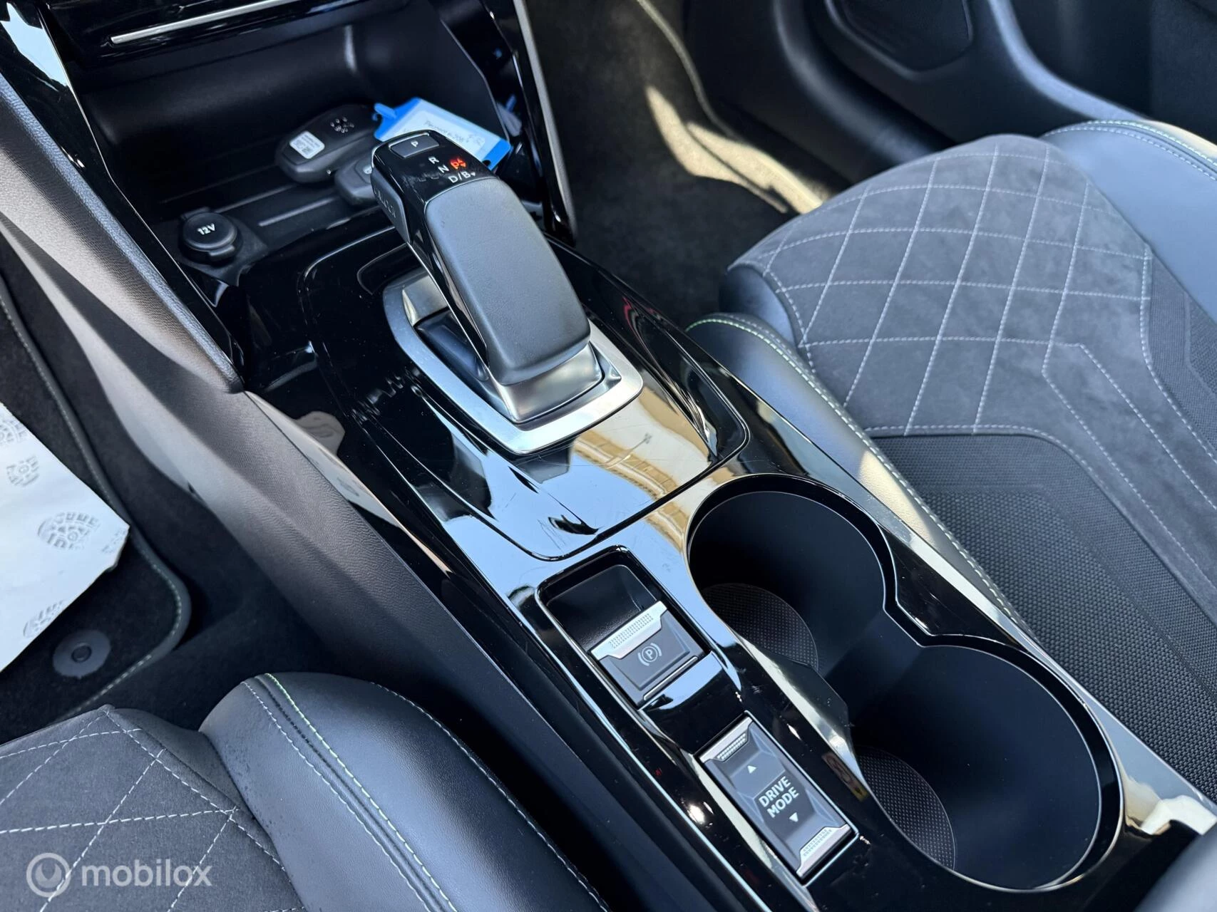 Hoofdafbeelding Peugeot e-208