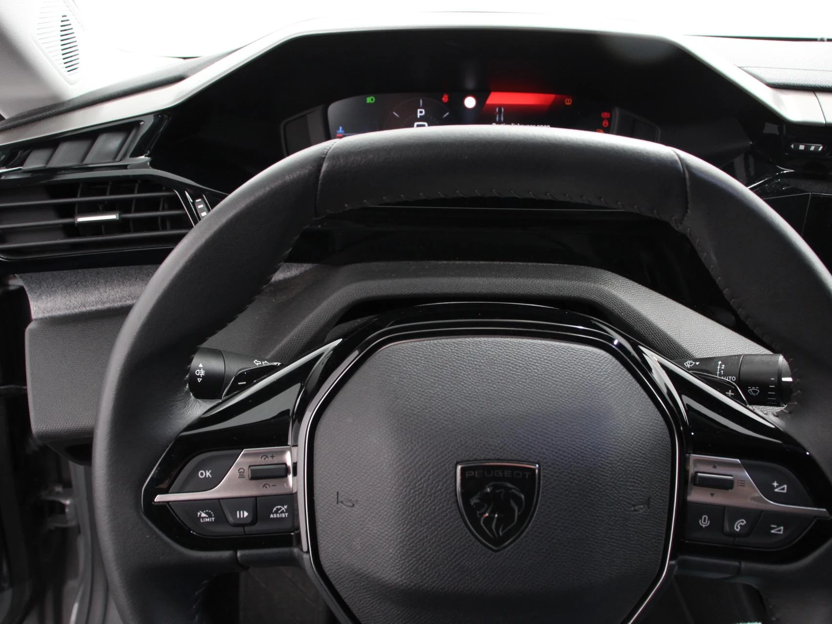 Hoofdafbeelding Peugeot 408