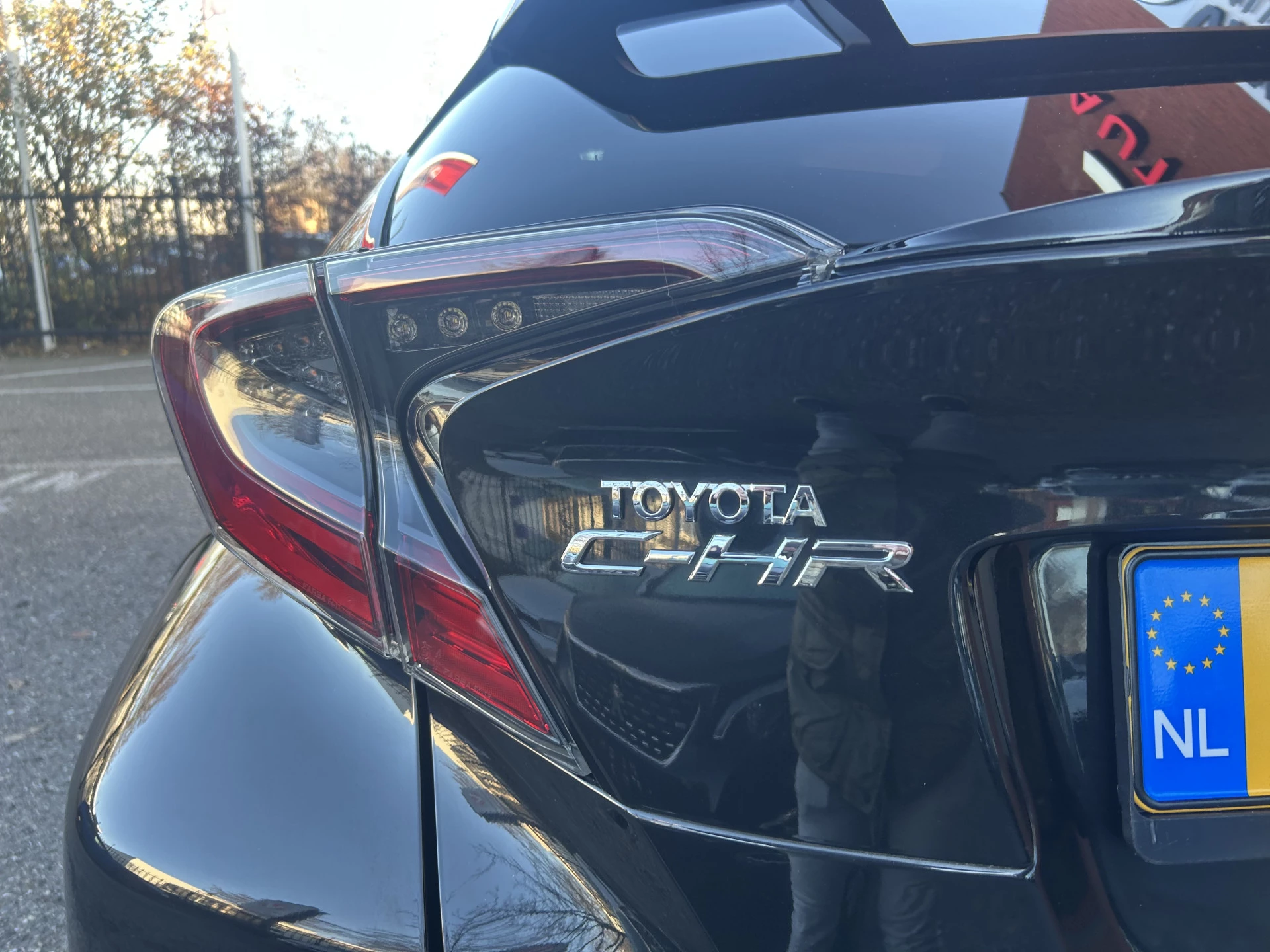 Hoofdafbeelding Toyota C-HR