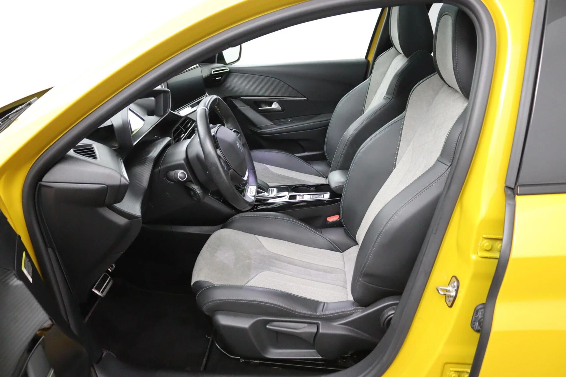 Hoofdafbeelding Peugeot e-208